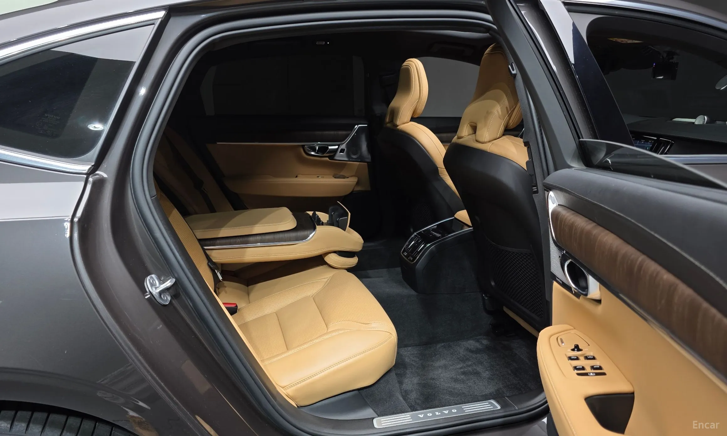 Volvo S90 превью 19