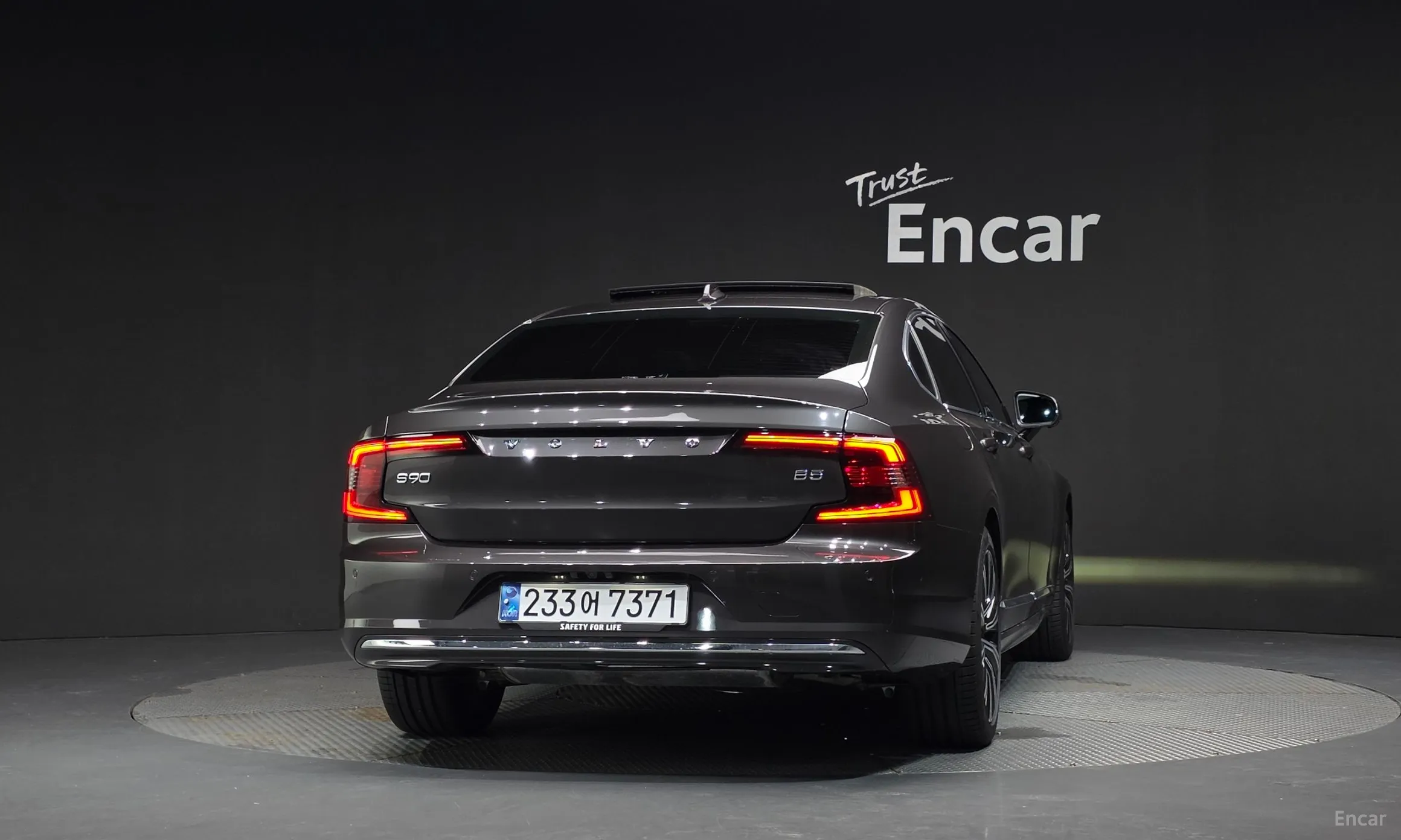 Volvo S90 превью 4