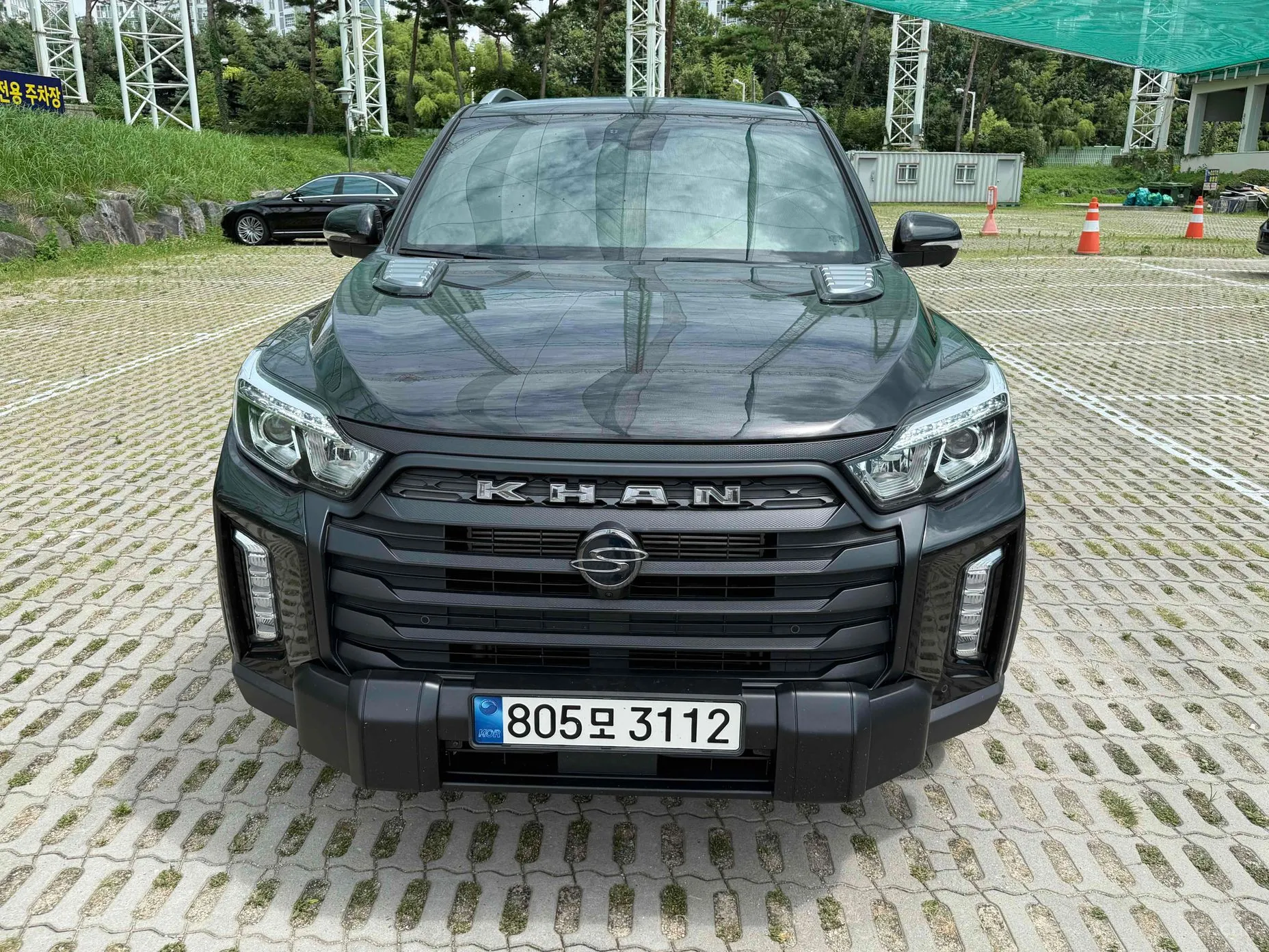 Rexton Sports Khan