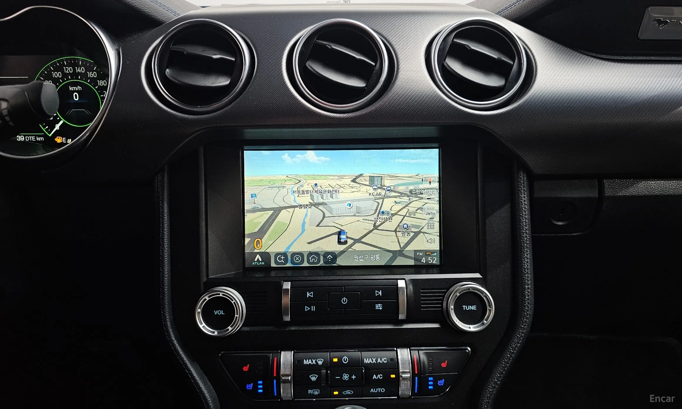 Ford Mustang превью 11