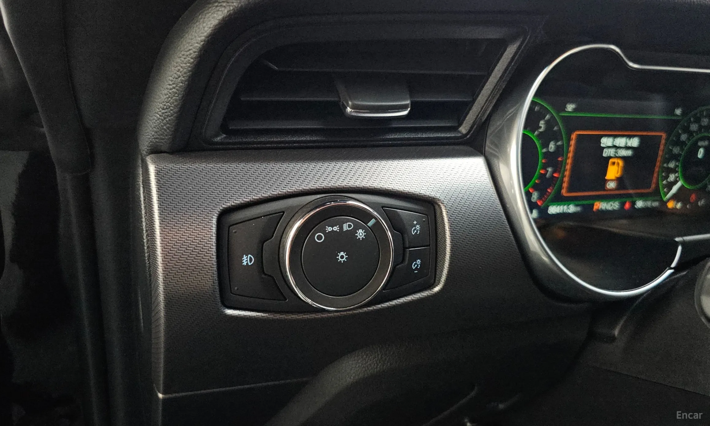 Ford Mustang превью 20