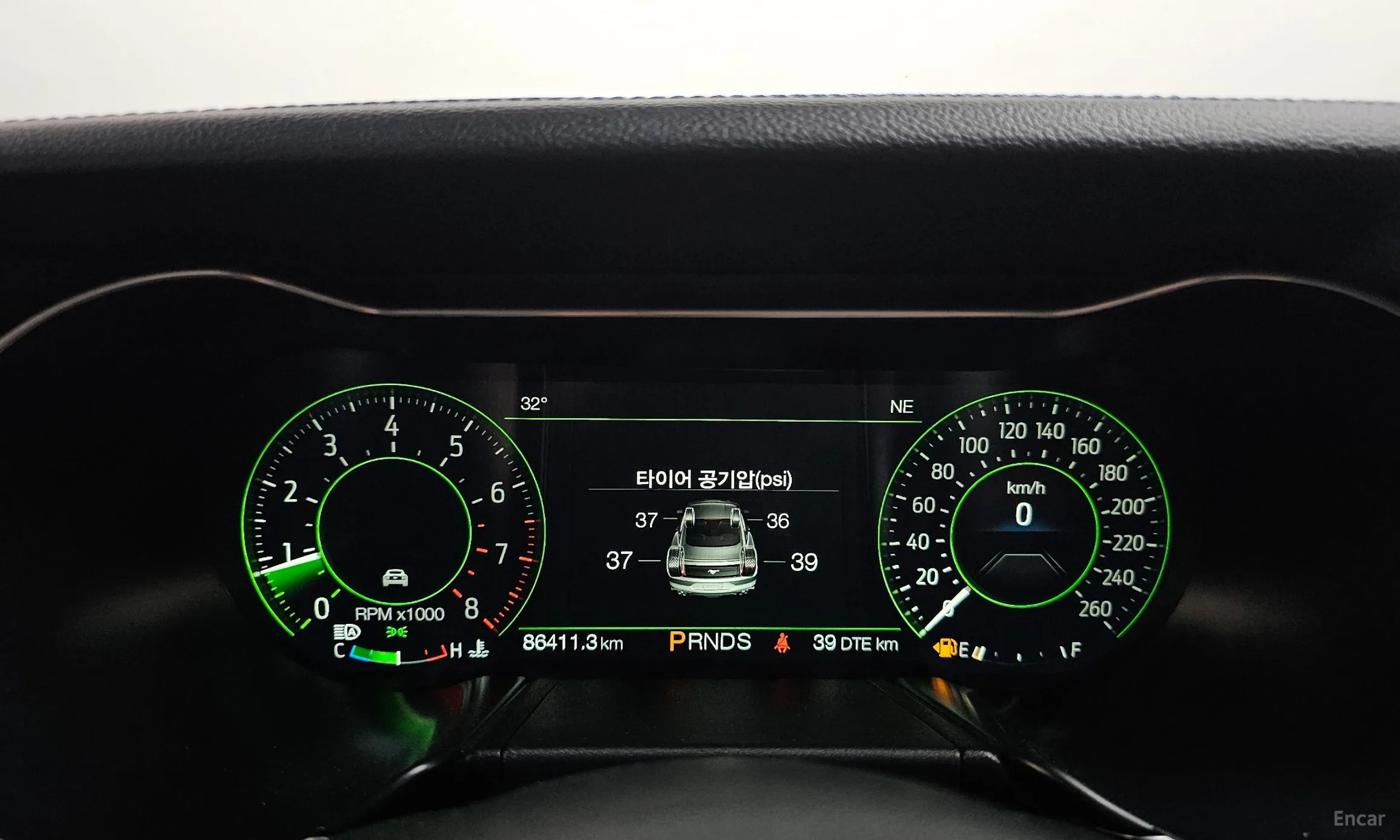 Ford Mustang превью 8