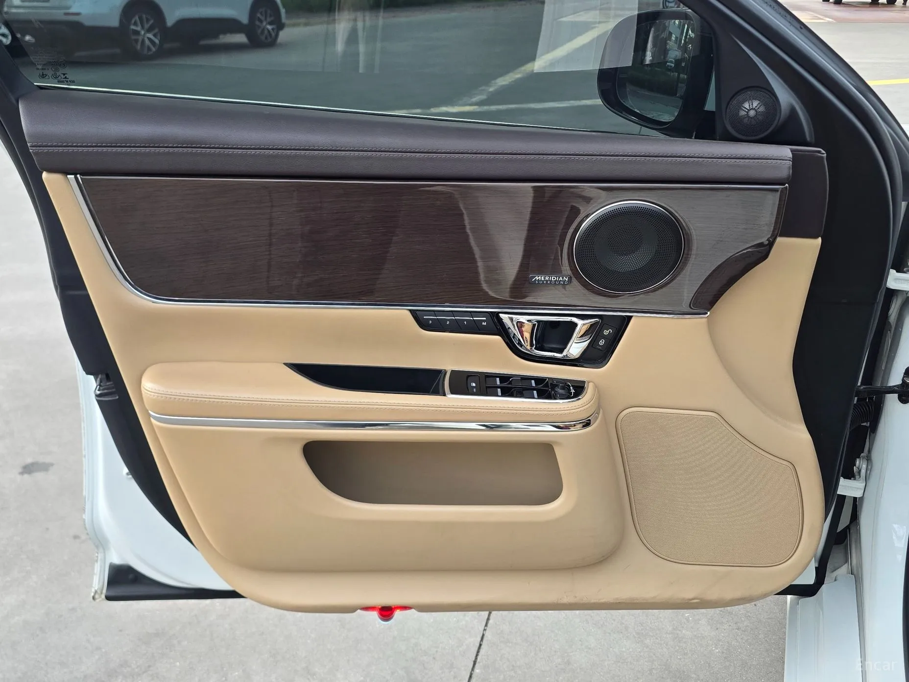 Jaguar All New XJ превью 10