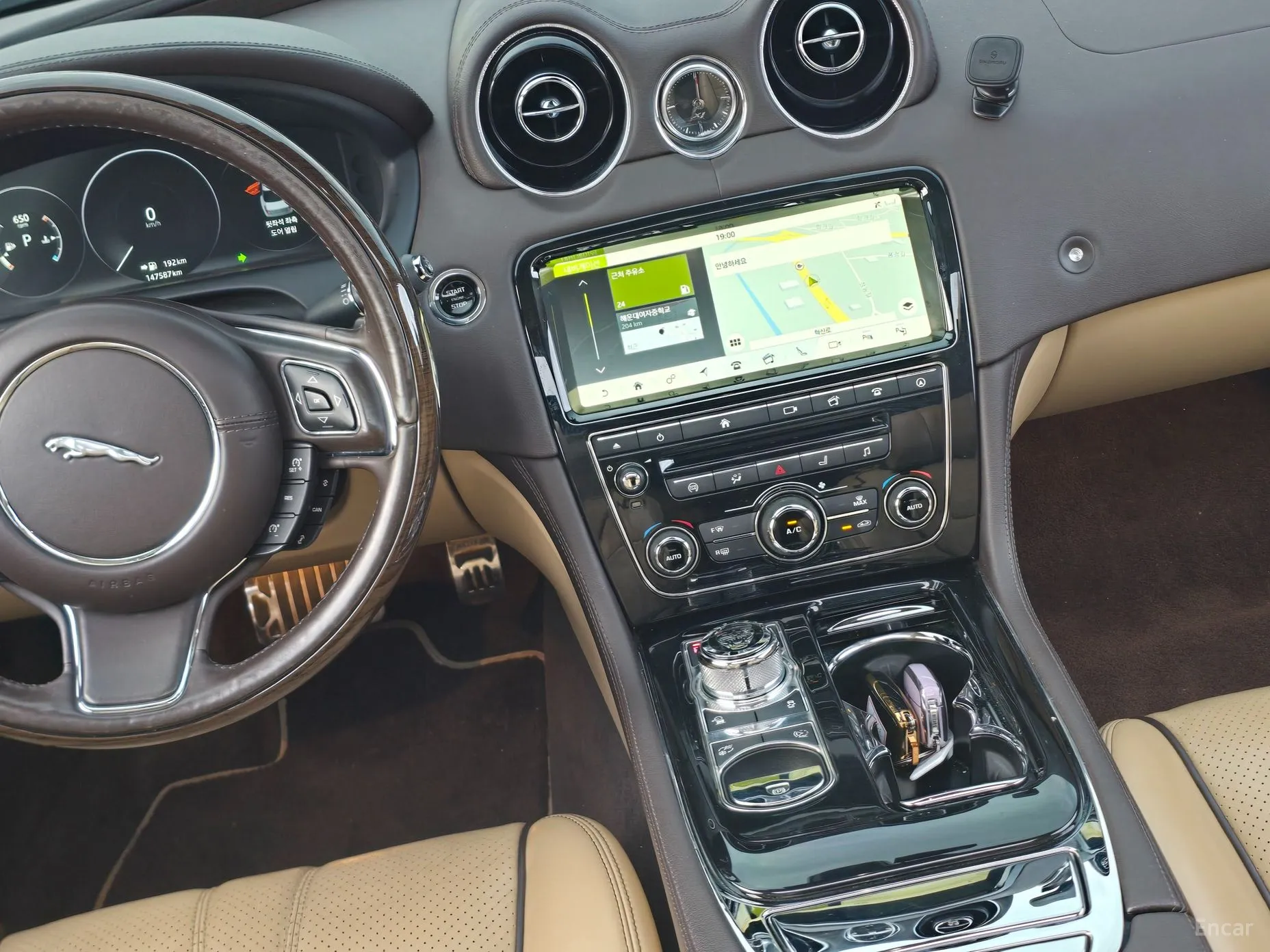 Jaguar All New XJ превью 15