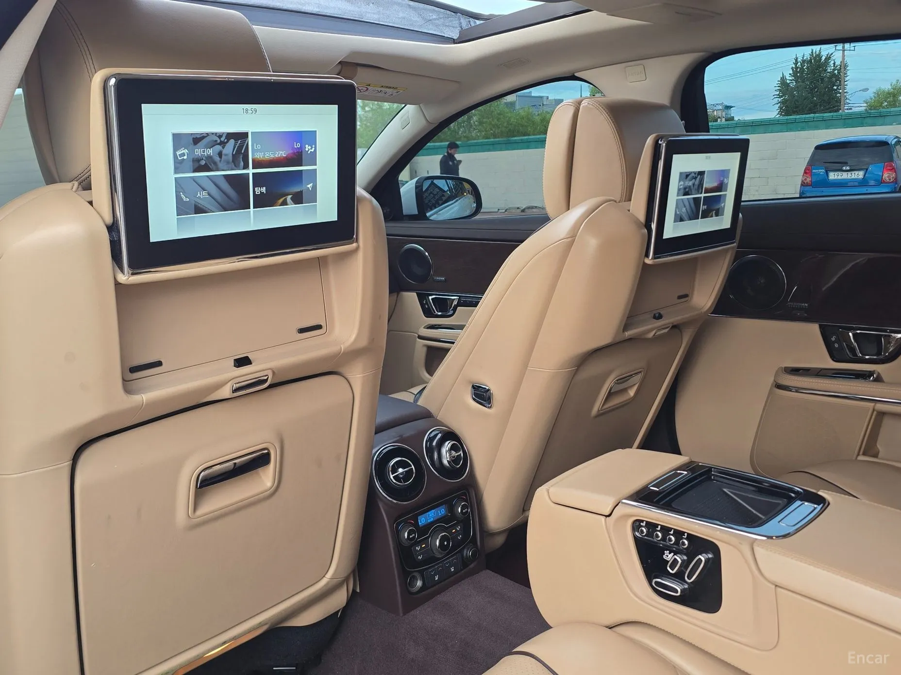 Jaguar All New XJ превью 9