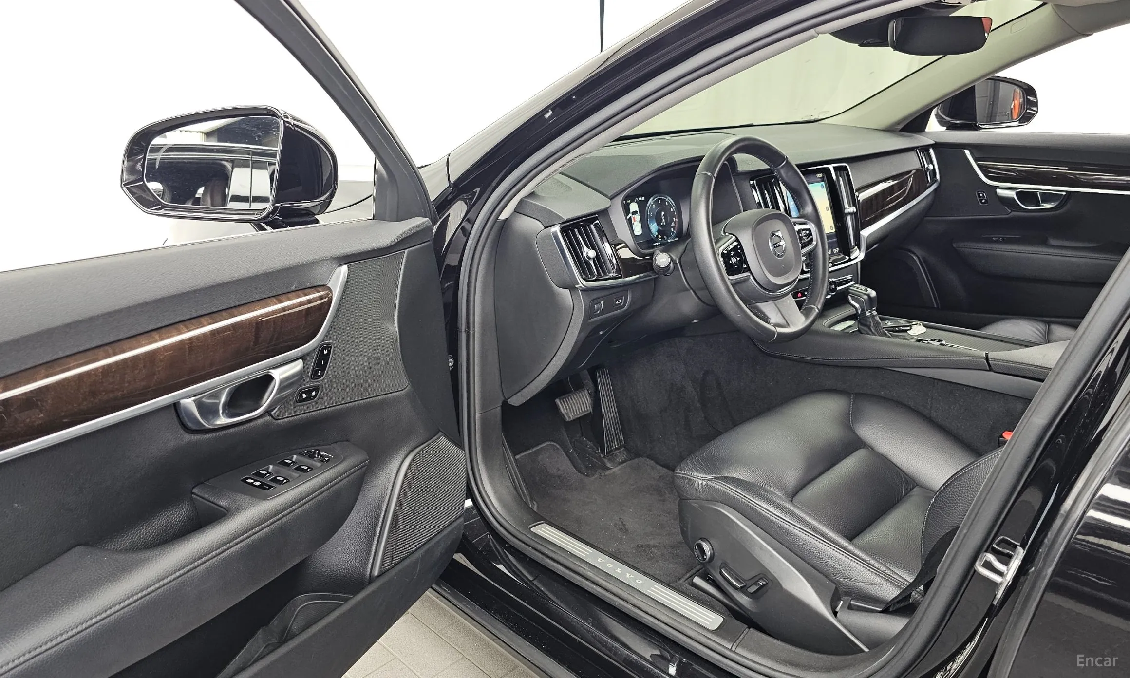 Volvo S90 превью 10