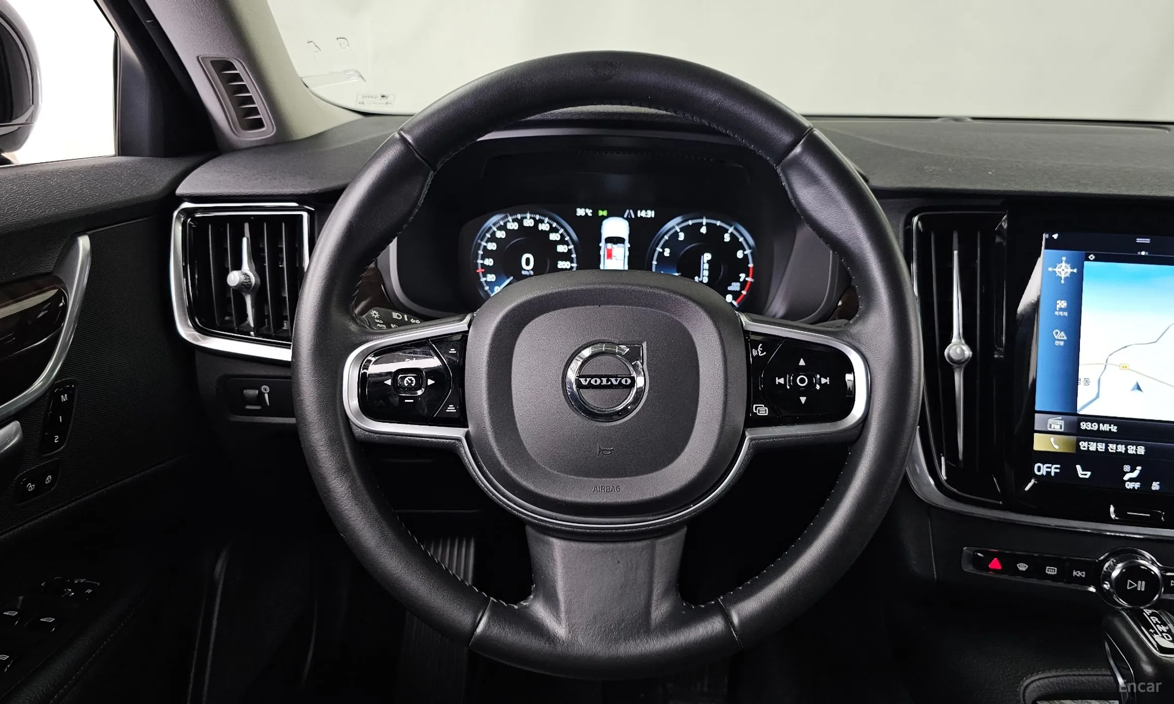 Volvo S90 превью 13