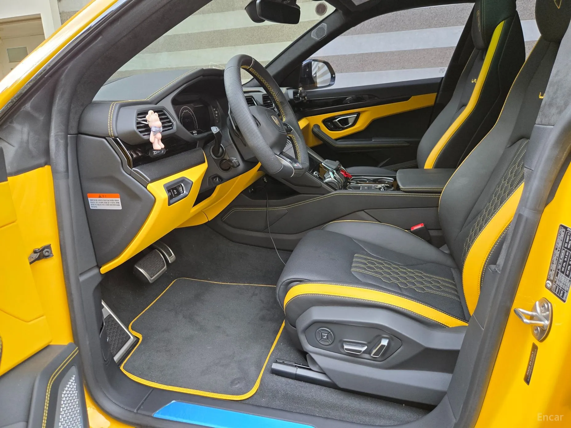 Lamborghini Urus превью 10