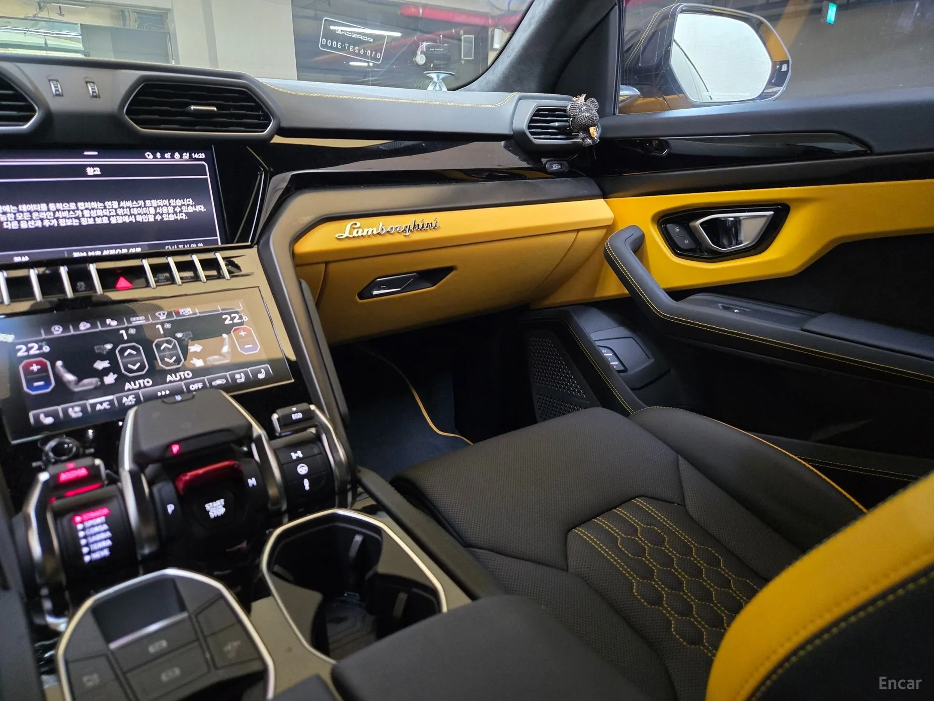 Lamborghini Urus превью 17