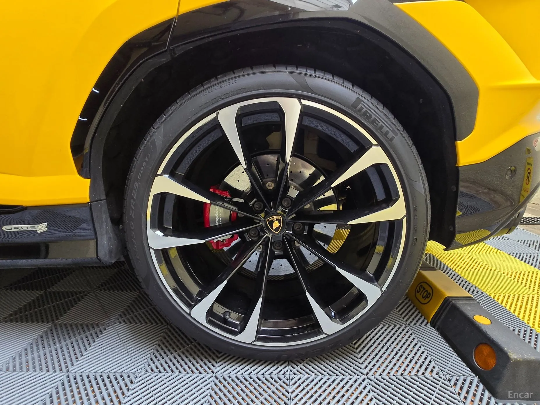 Lamborghini Urus превью 5