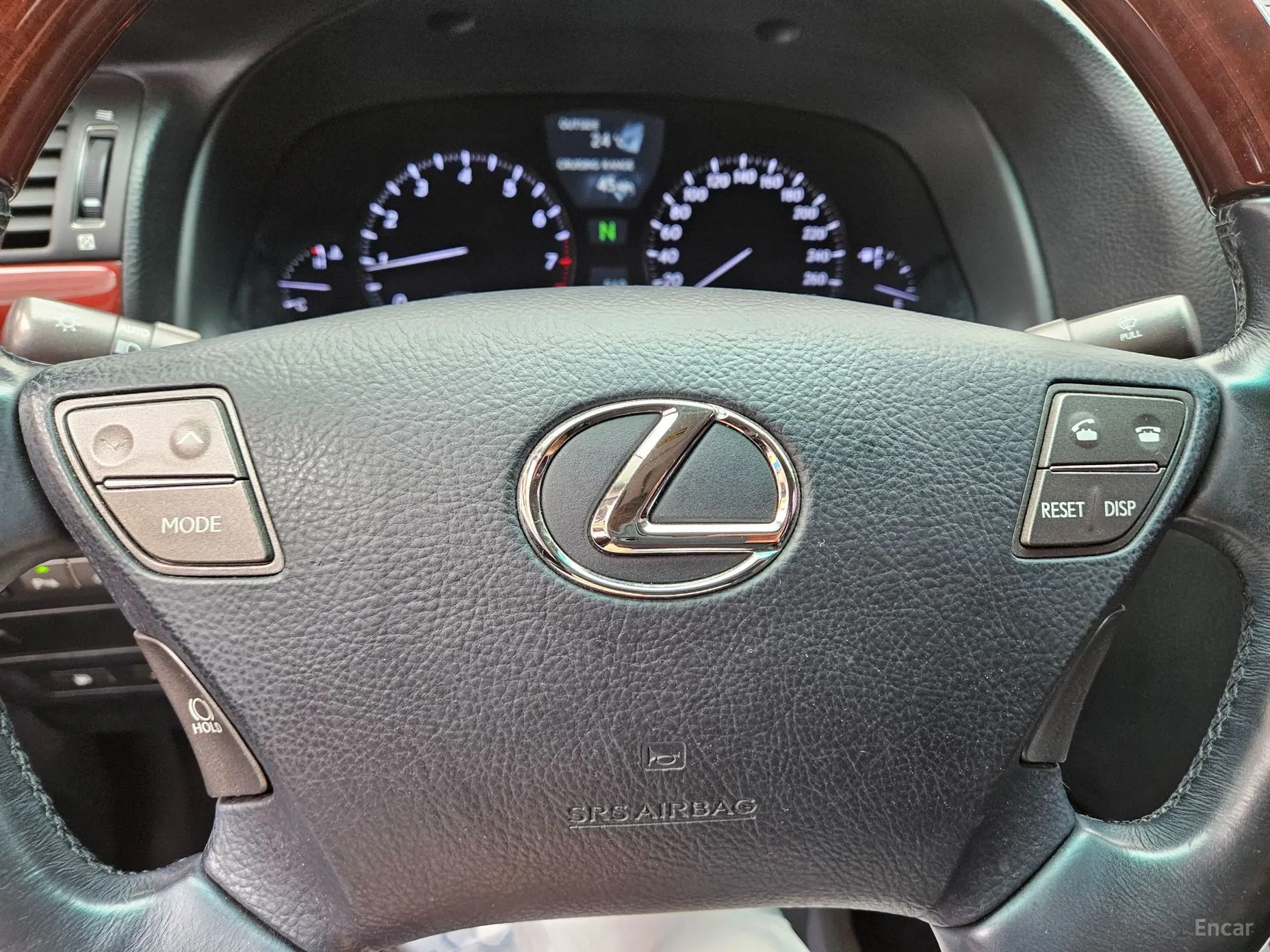 Lexus LS460 превью 15