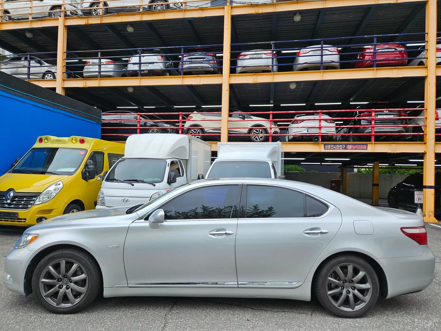 Lexus LS460 превью 3