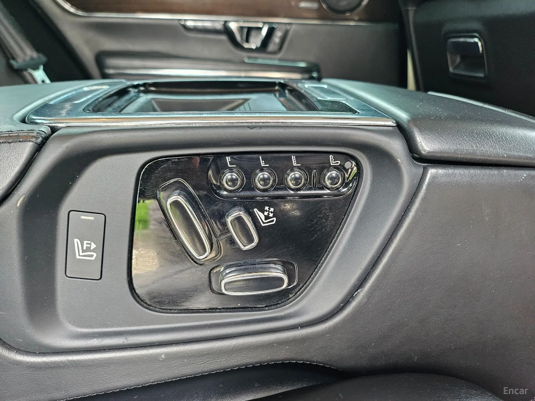 Jaguar All New XJ превью 13