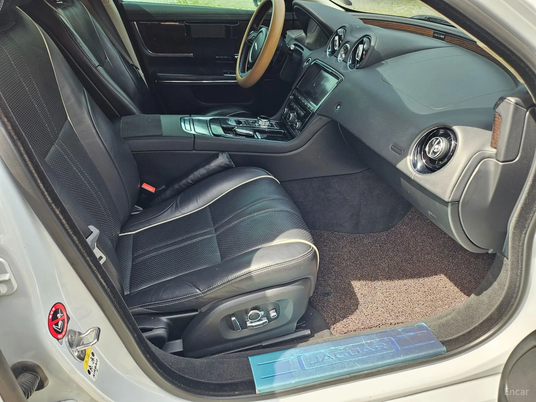 Jaguar All New XJ превью 18
