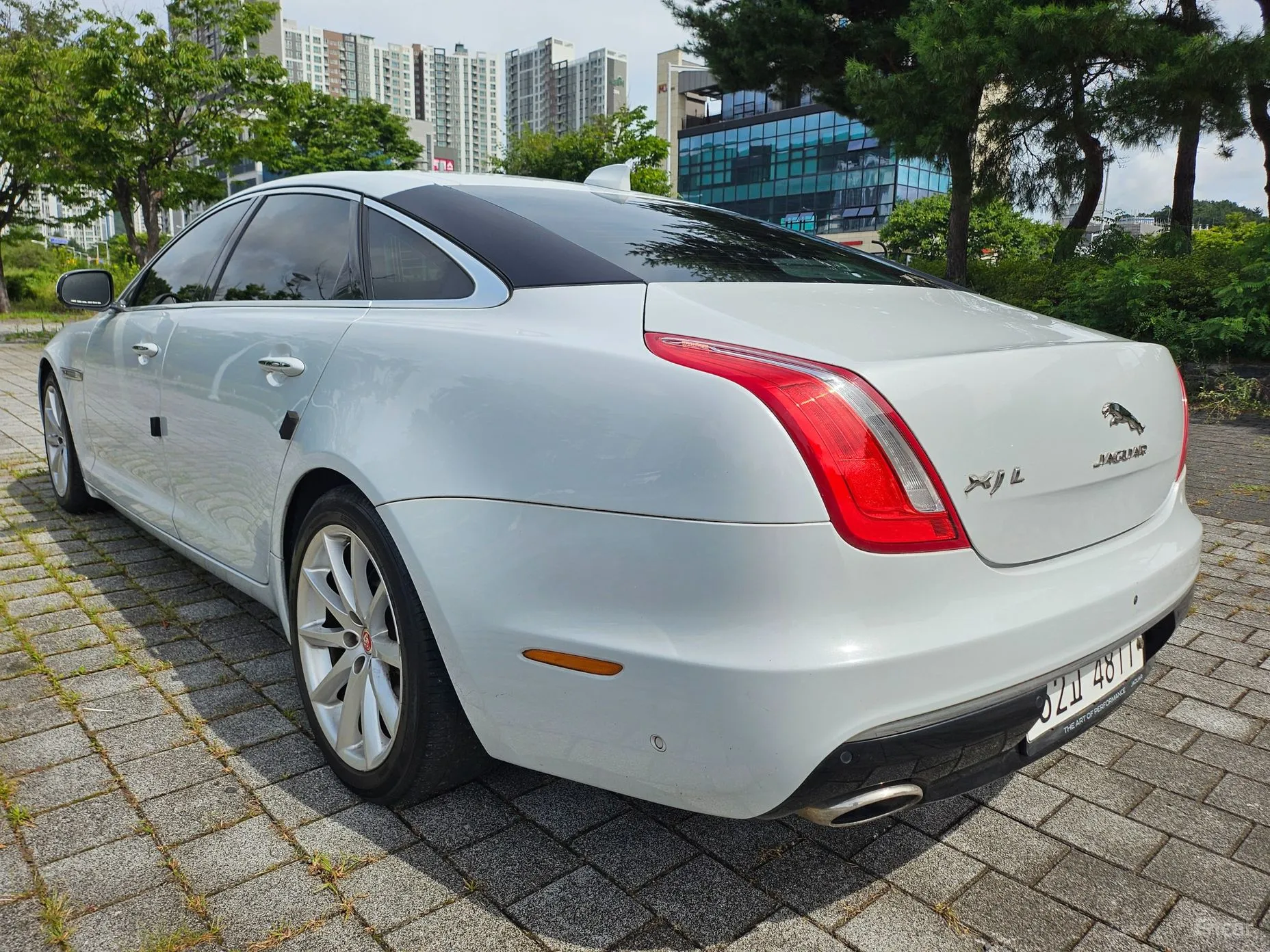 Jaguar All New XJ превью 6