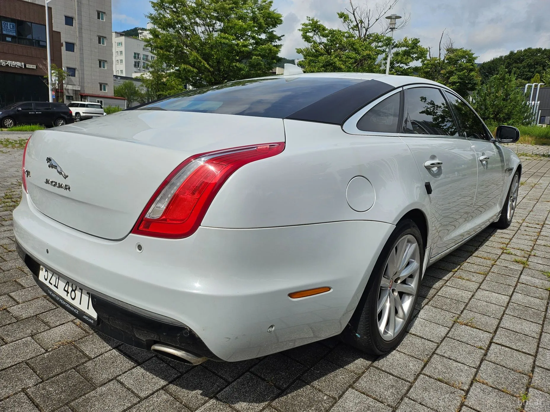 Jaguar All New XJ превью 8