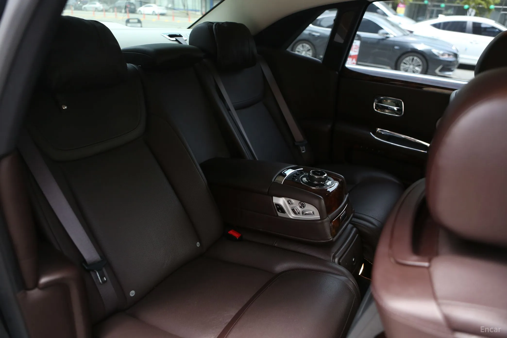 Rolls-Royce Ghost превью 8