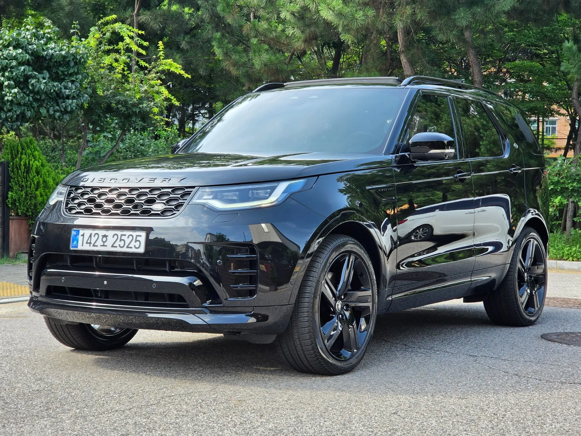 Land Rover Discovery 5