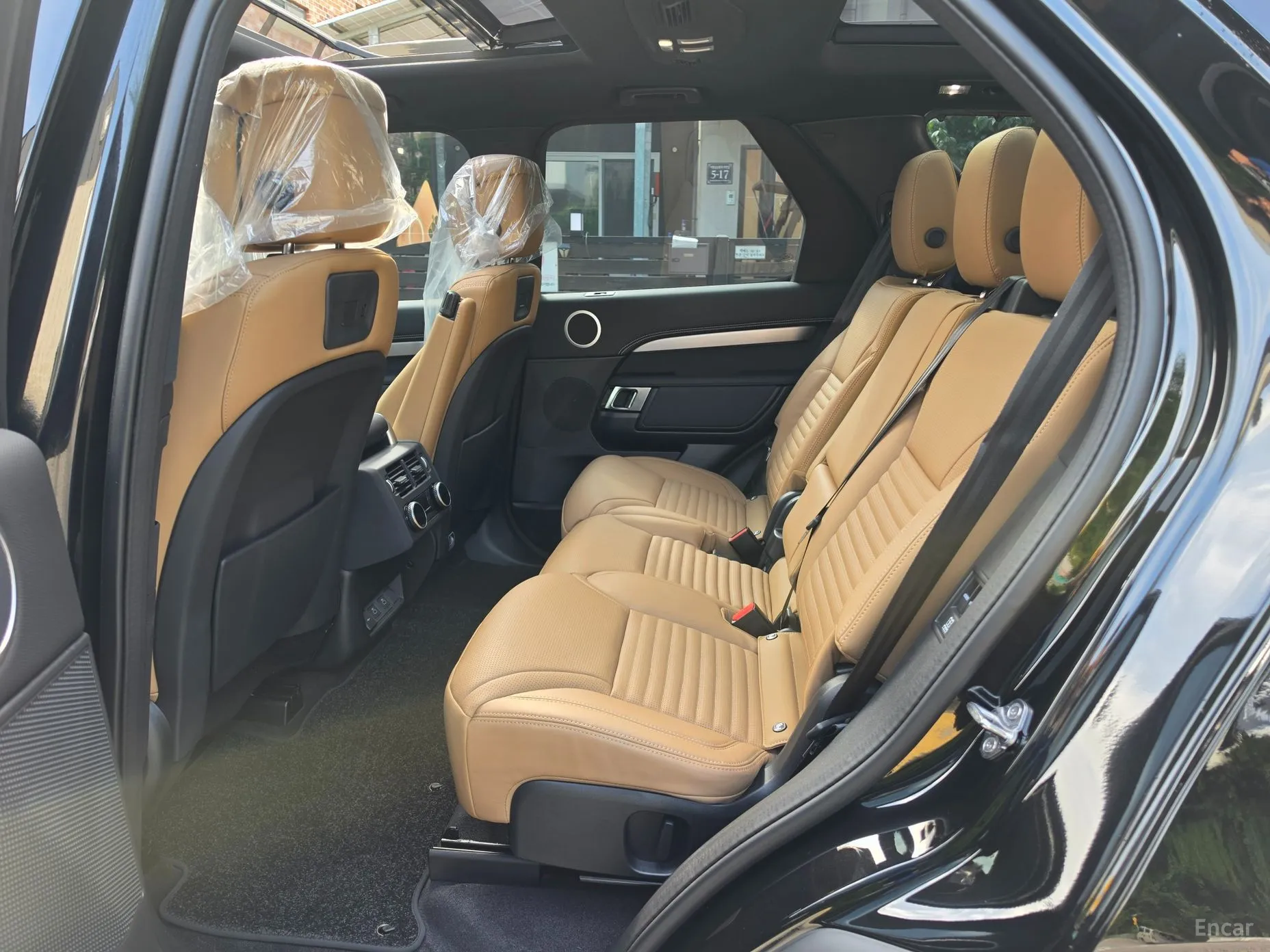 Land Rover Discovery 5 превью 10