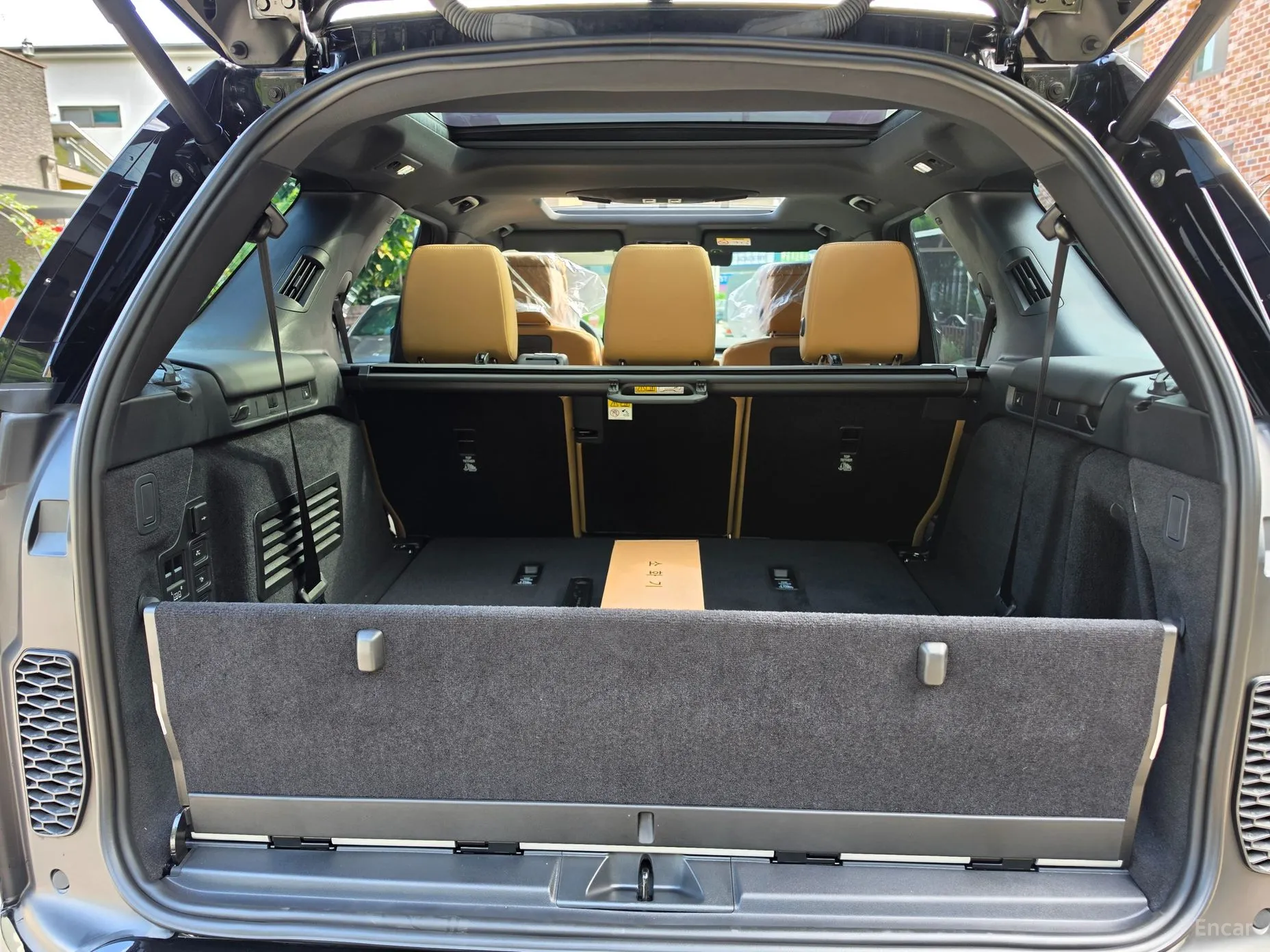 Land Rover Discovery 5 превью 12