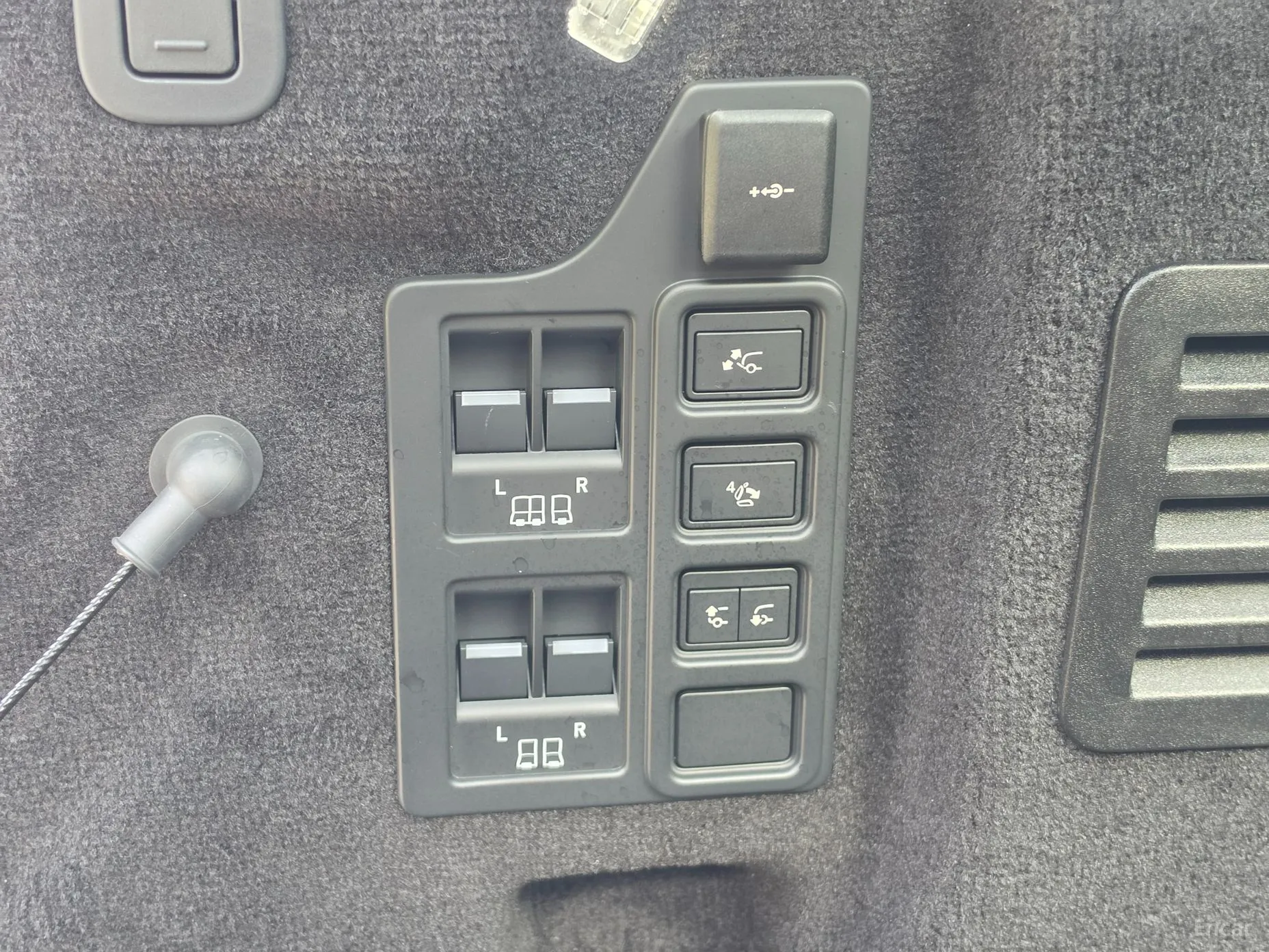 Land Rover Discovery 5 превью 19