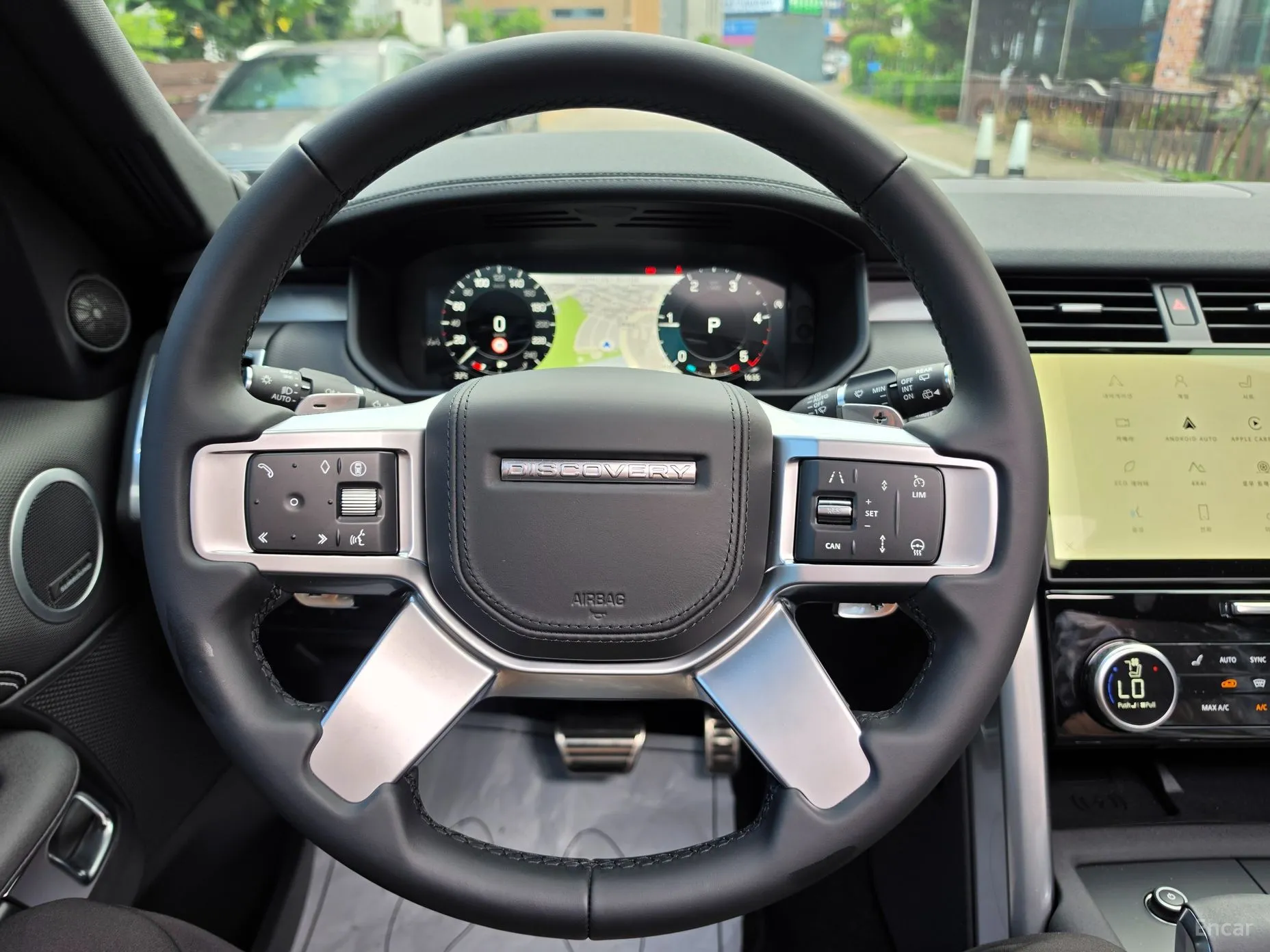 Land Rover Discovery 5 превью 6