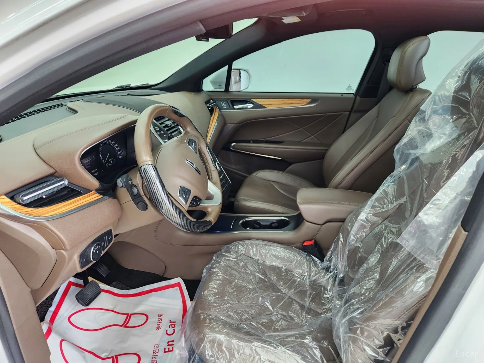 Lincoln MKC превью 11