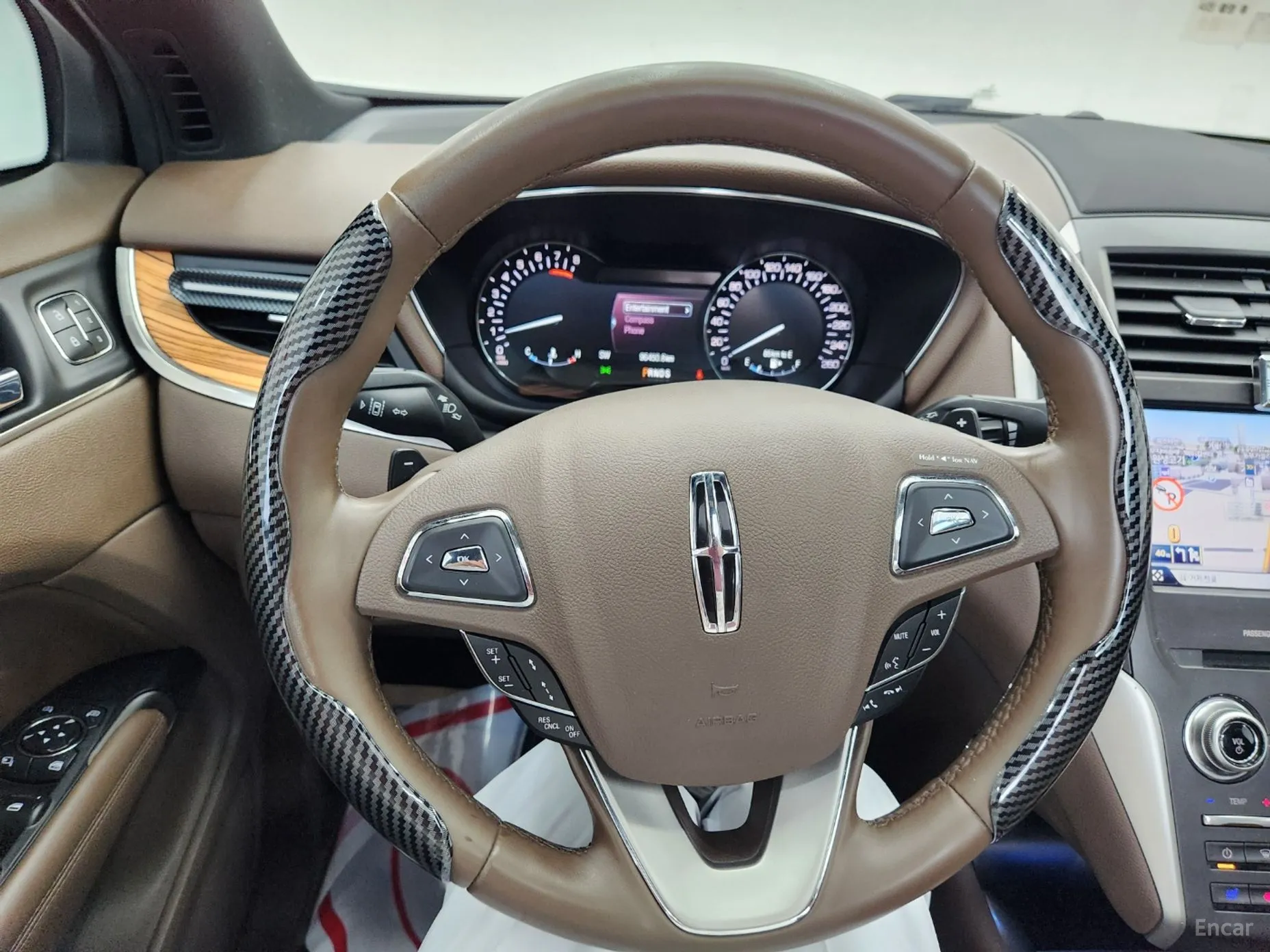 Lincoln MKC превью 14