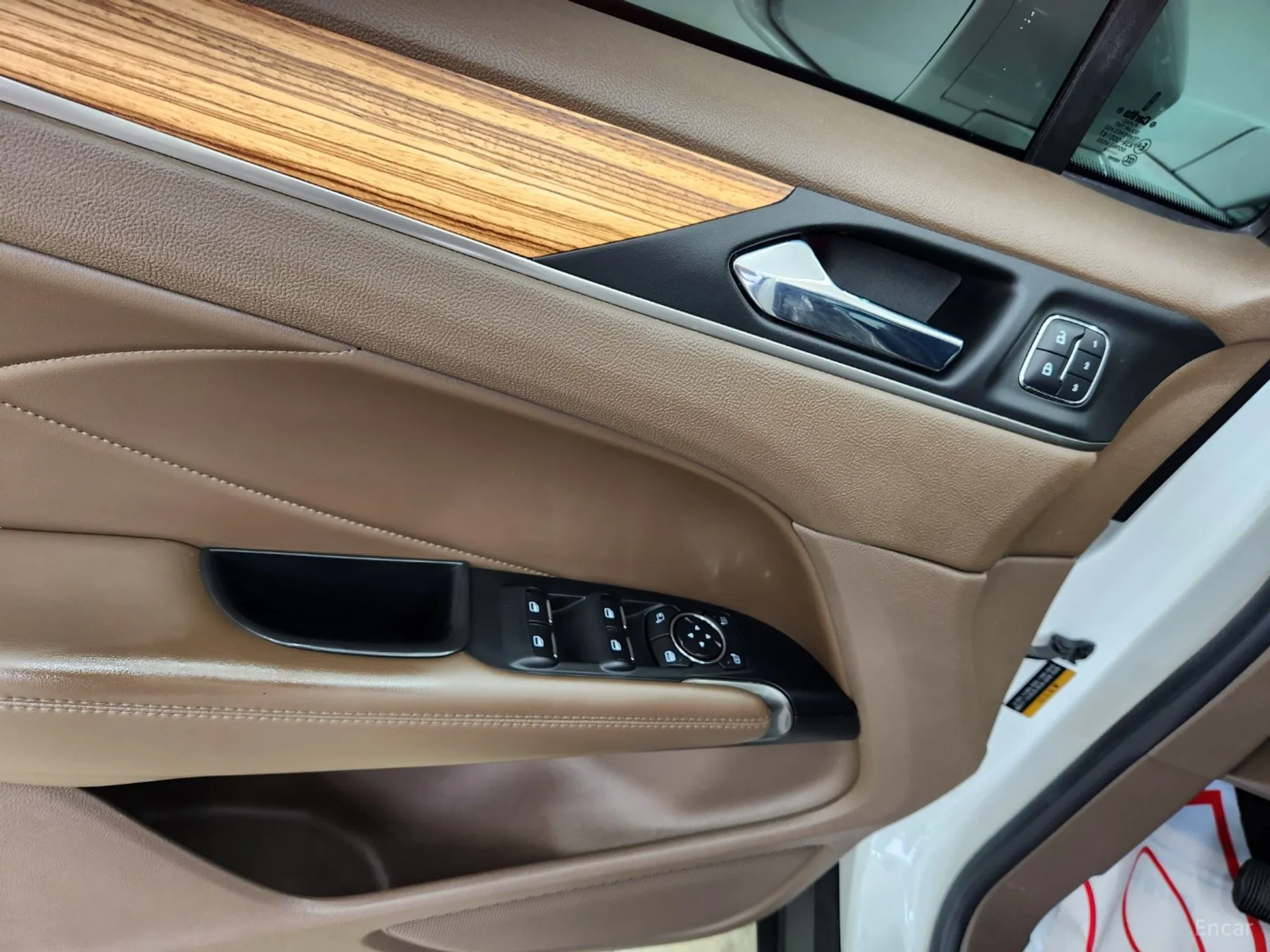 Lincoln MKC превью 18