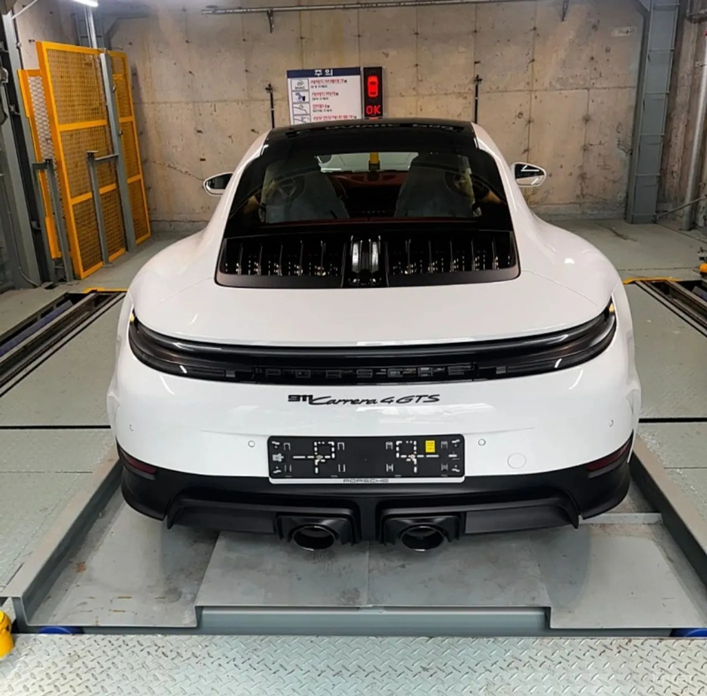 Porsche 911 (992)