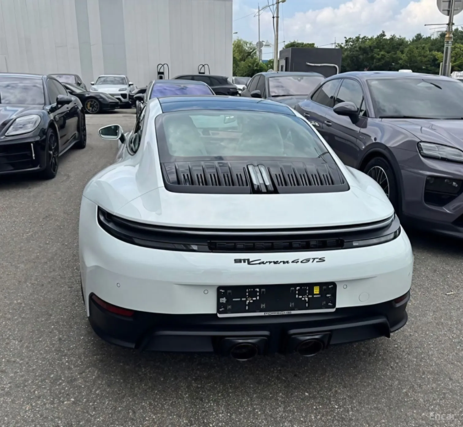 Porsche 911 (992) превью 7