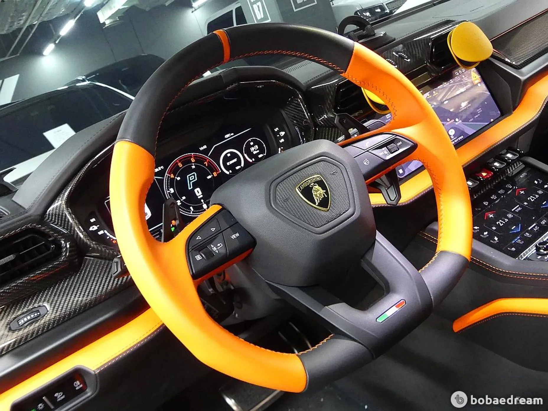 Lamborghini Urus превью 13