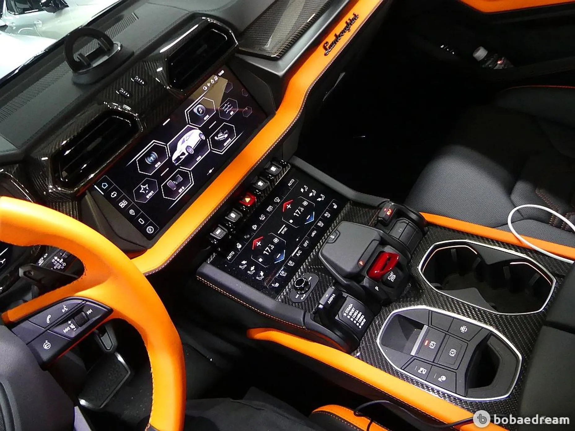 Lamborghini Urus превью 16