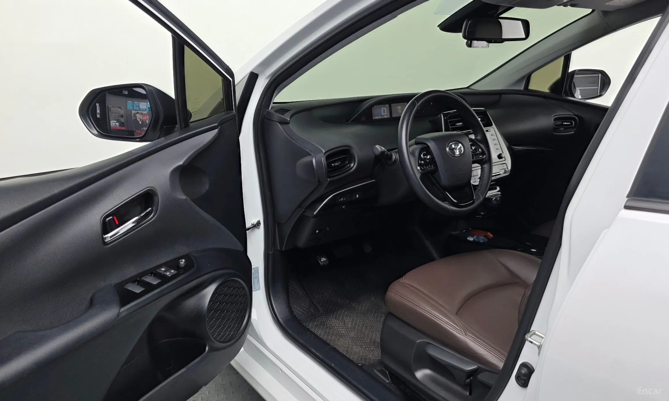 Toyota Prius 4th Generation превью 10