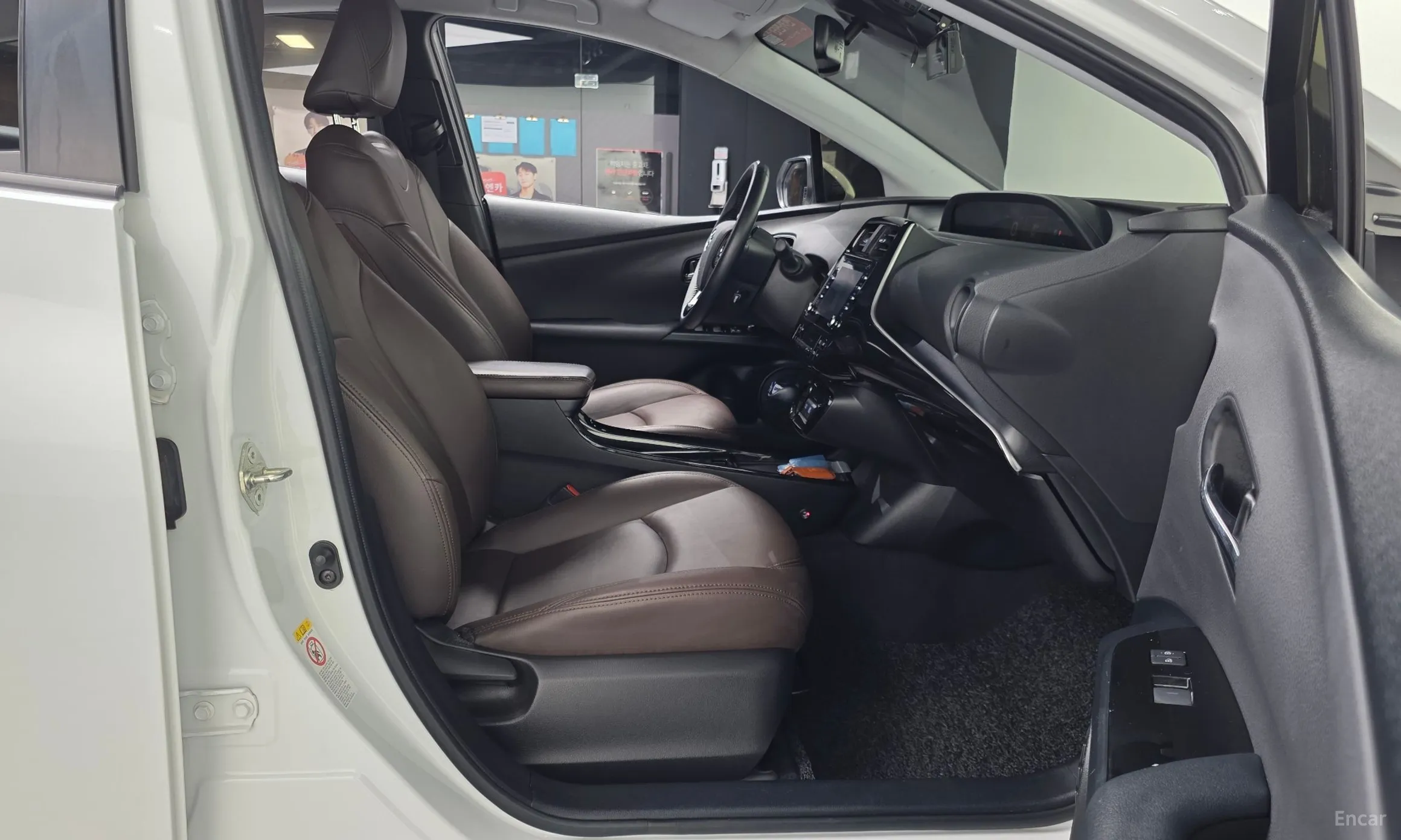 Toyota Prius 4th Generation превью 11