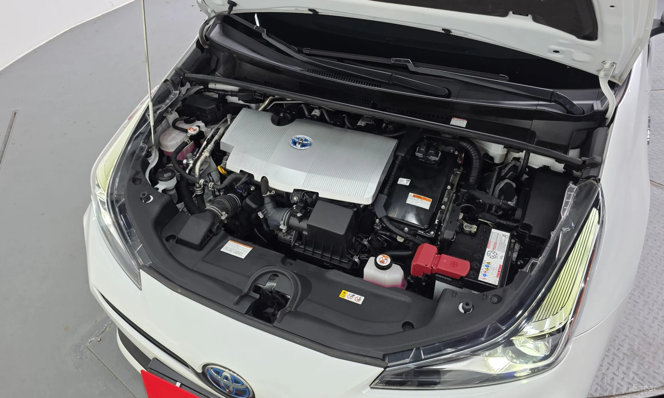 Toyota Prius 4th Generation превью 6