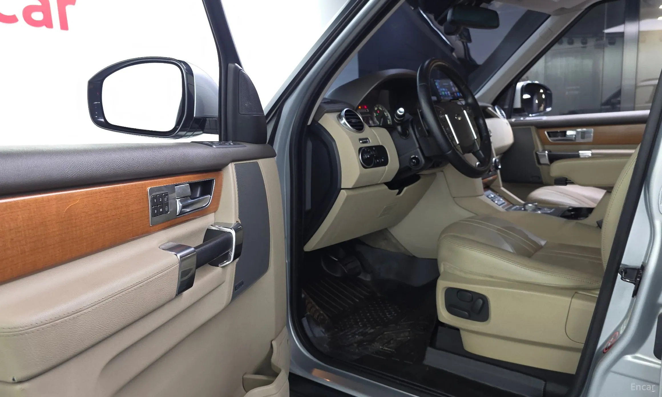 Land Rover Discovery 4 превью 10