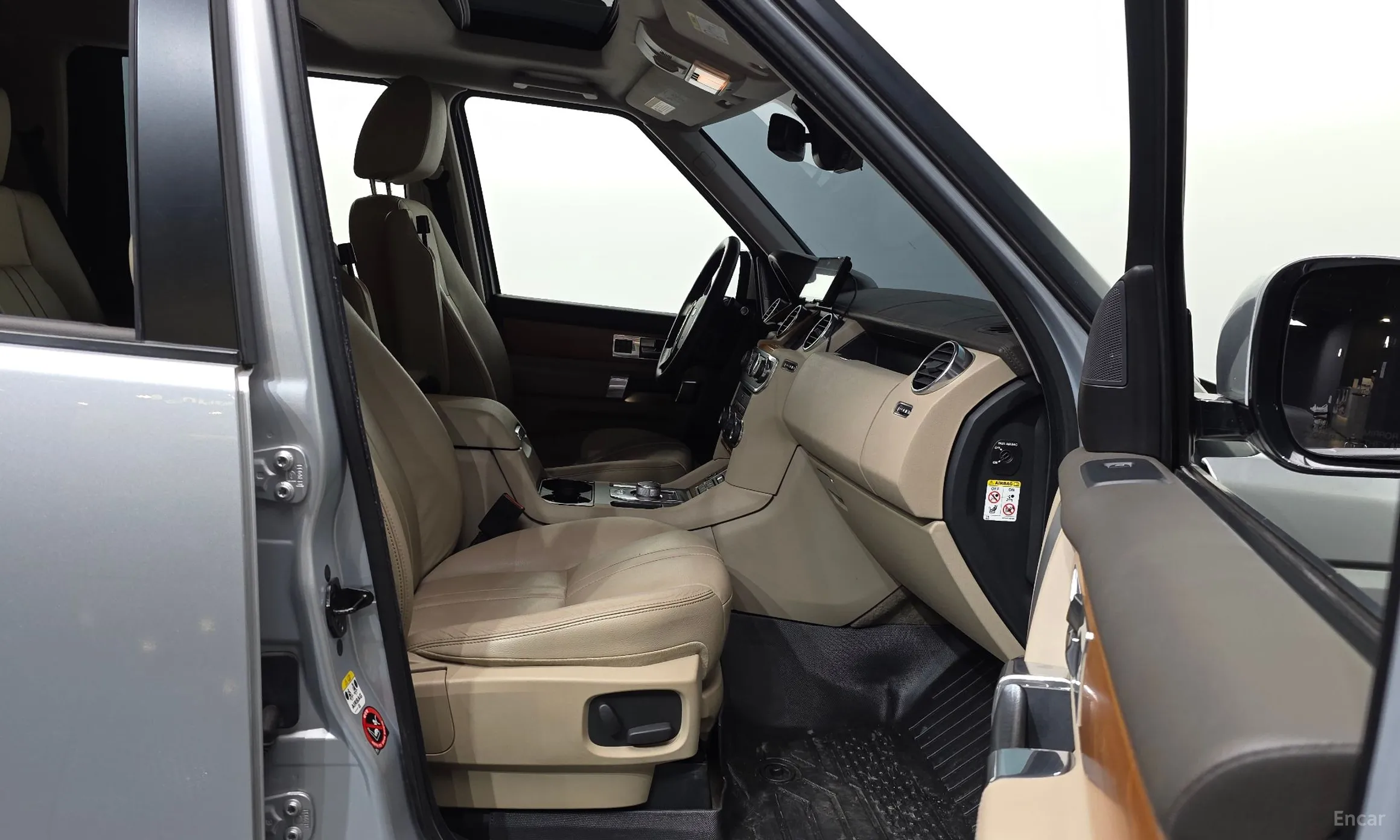Land Rover Discovery 4 превью 11