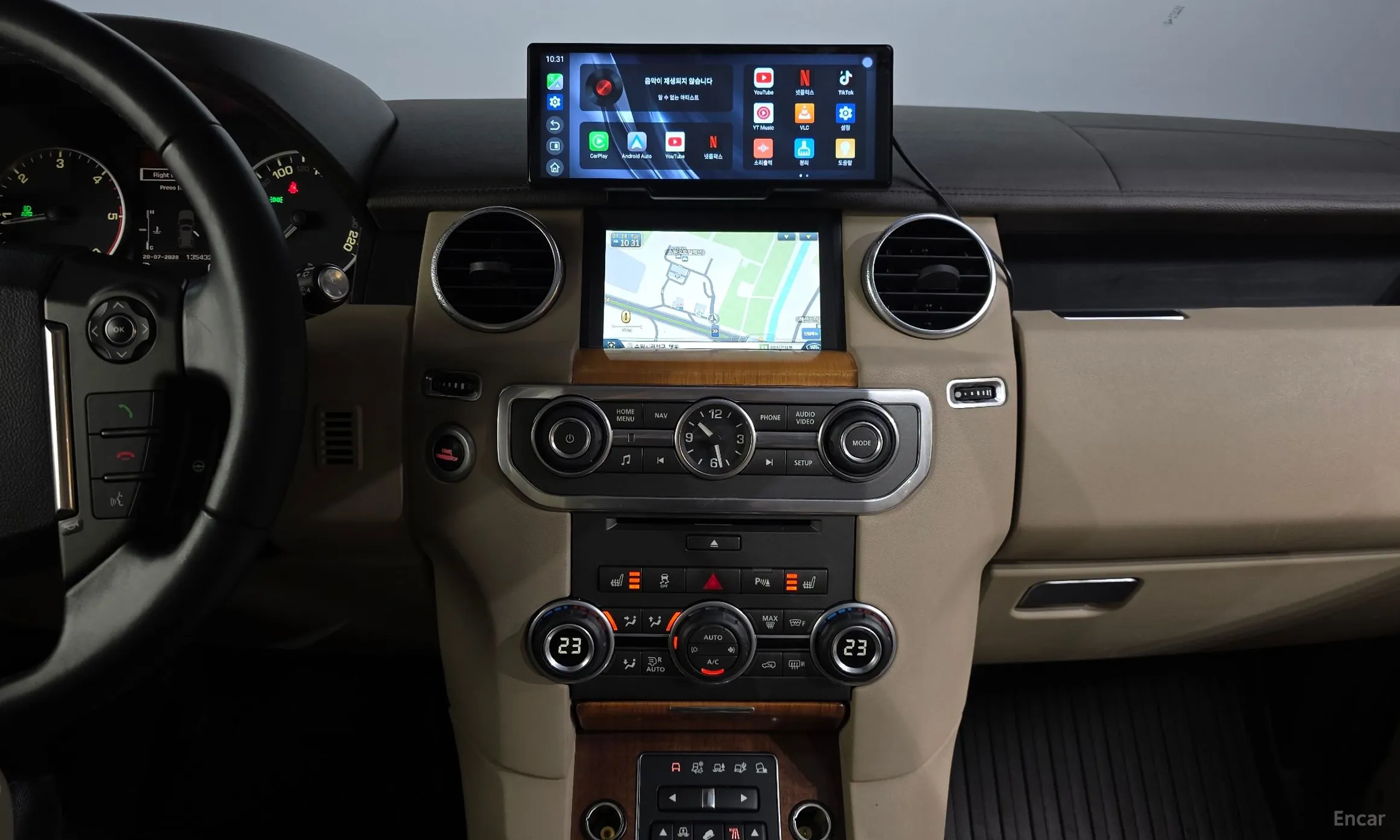 Land Rover Discovery 4 превью 14