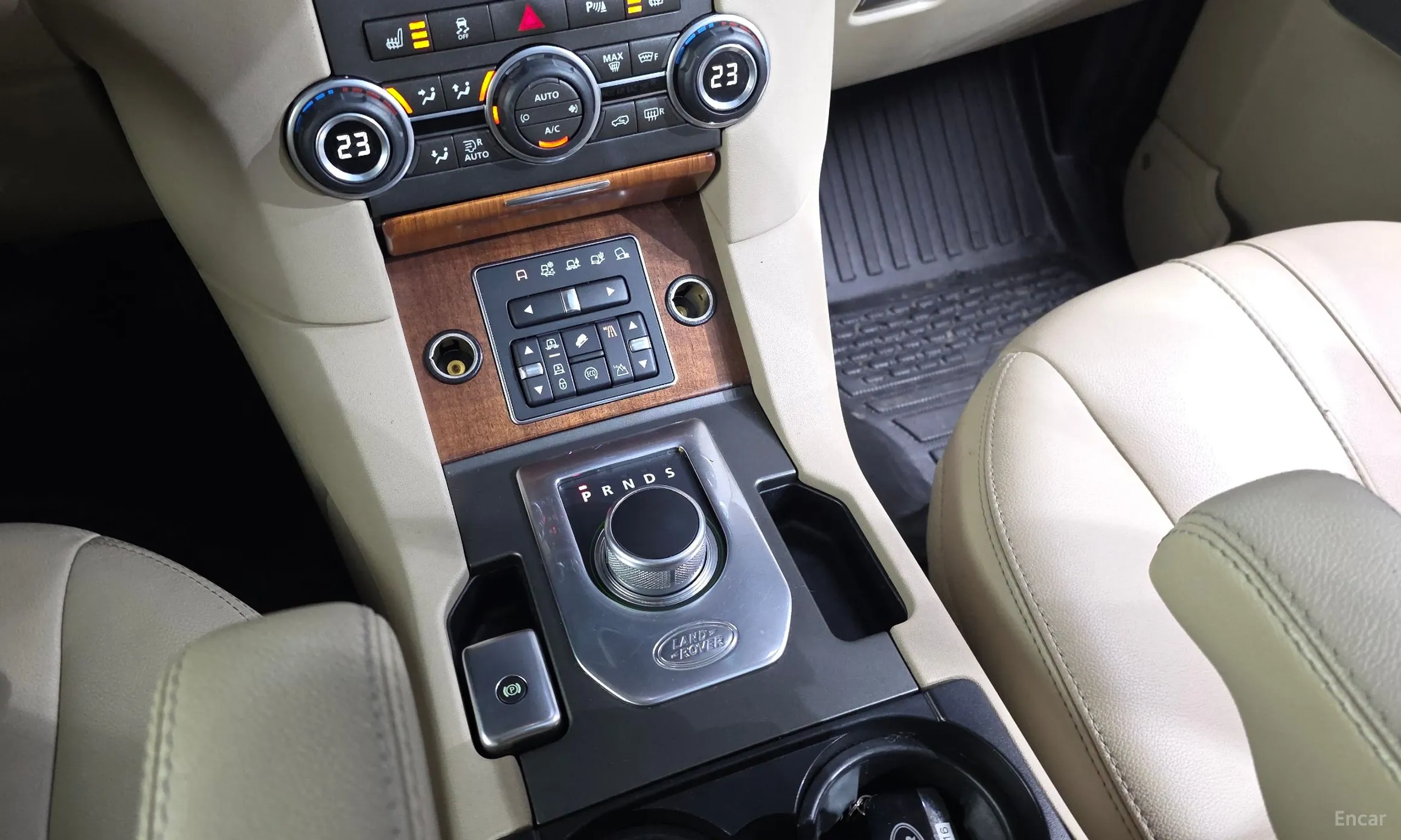 Land Rover Discovery 4 превью 9