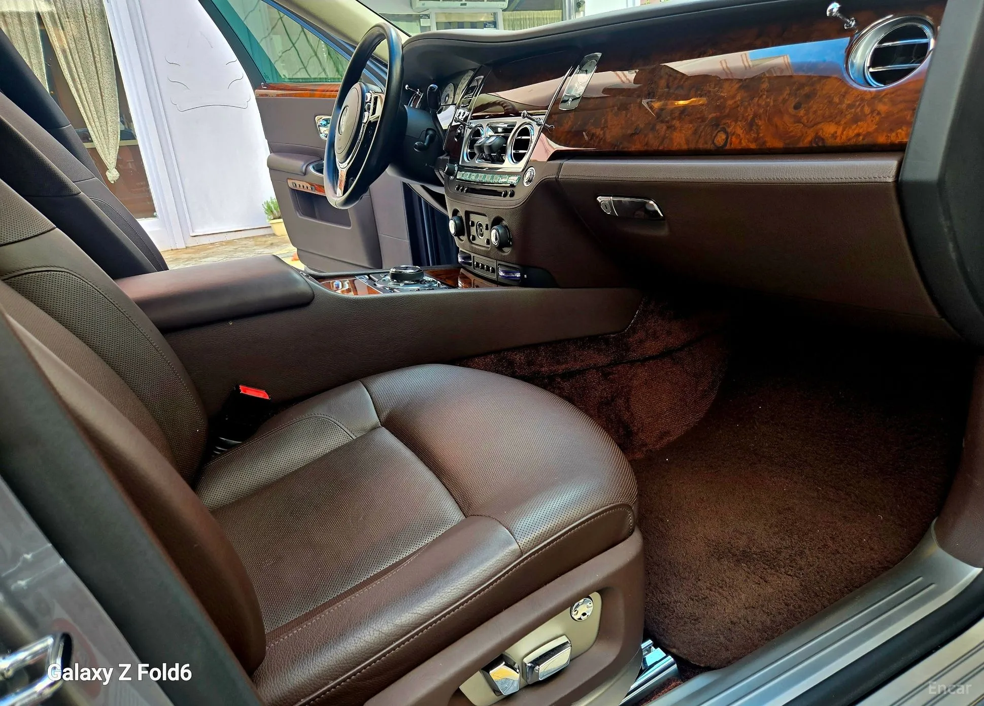 Rolls-Royce Ghost превью 14