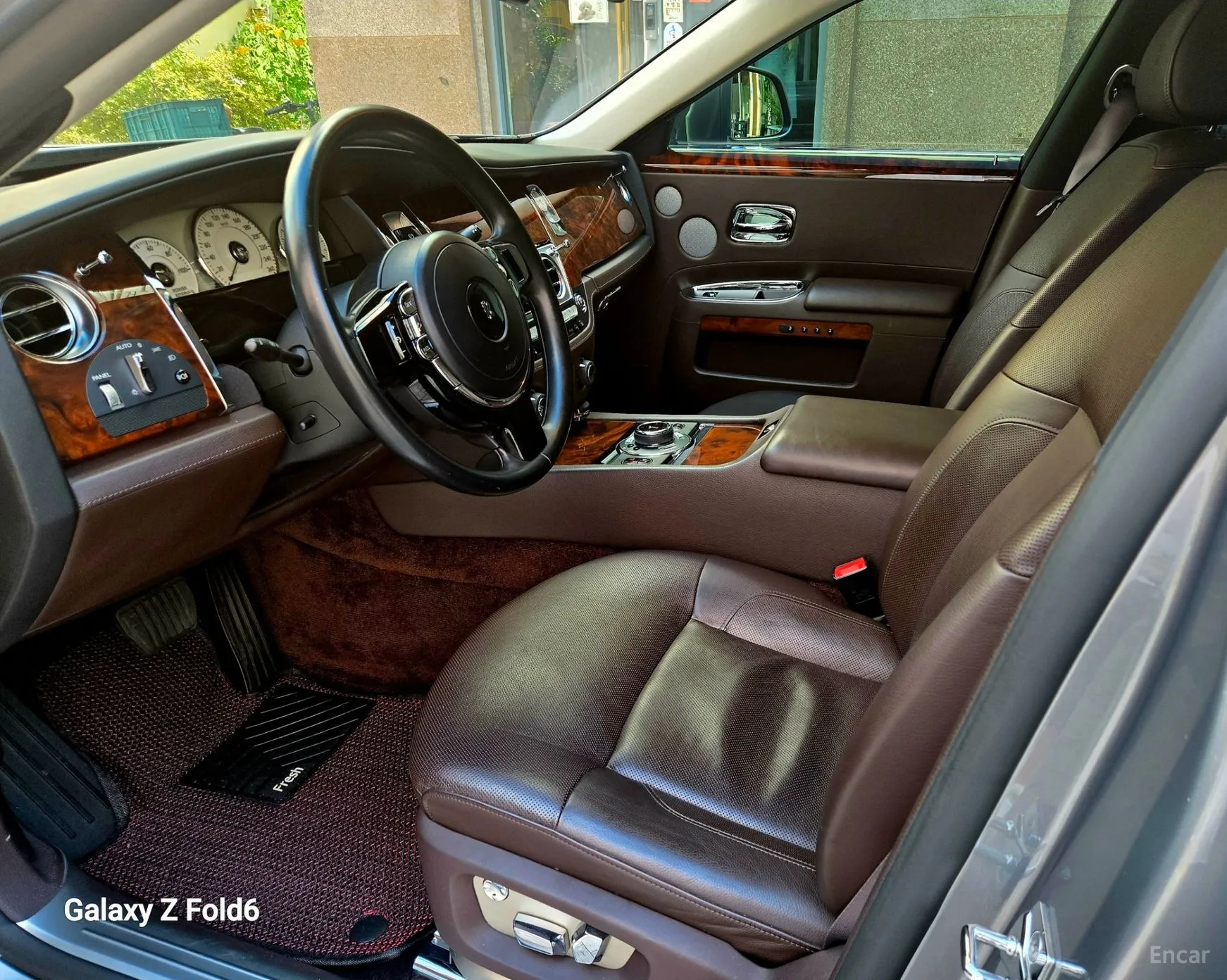 Rolls-Royce Ghost превью 8