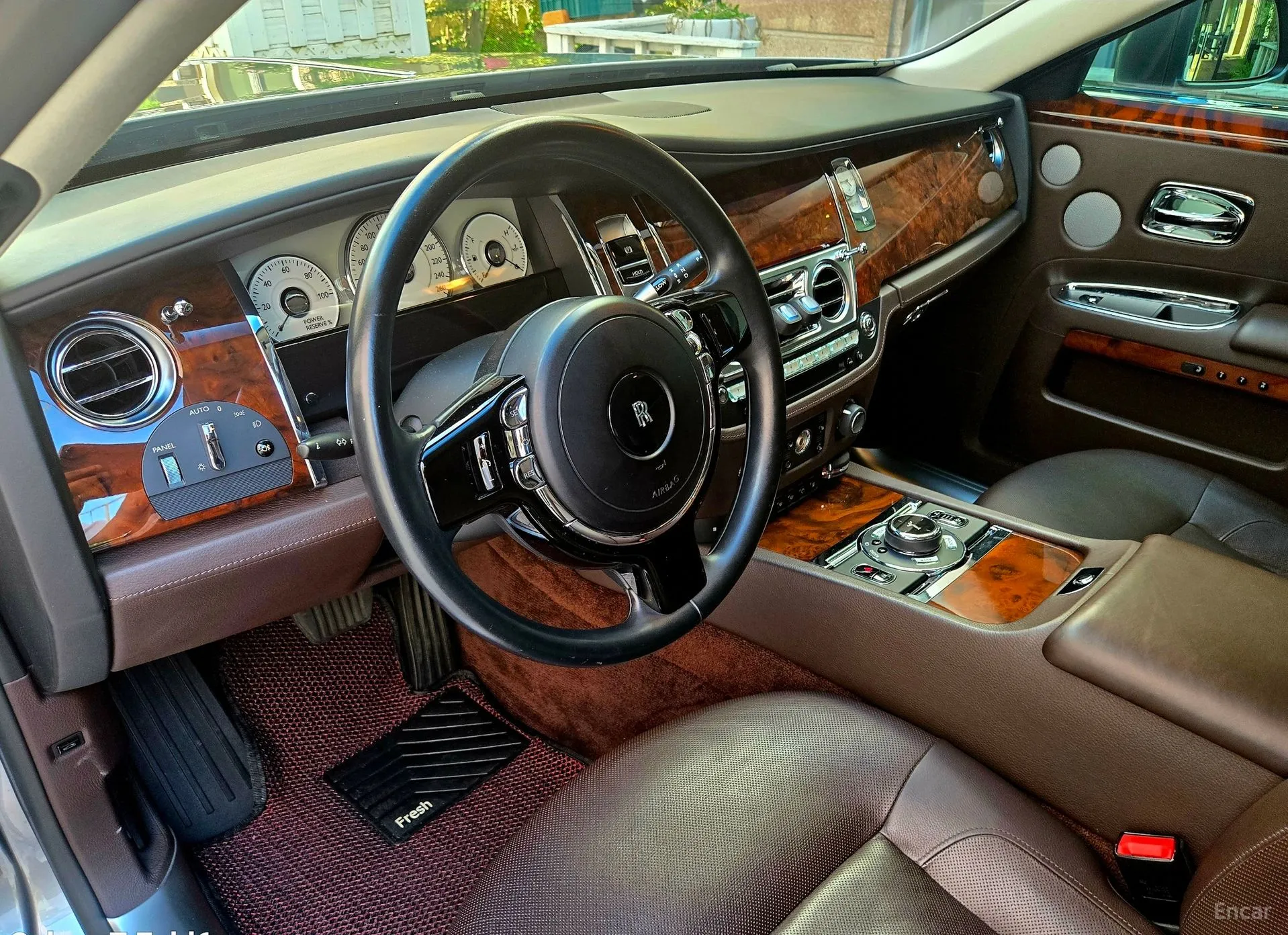 Rolls-Royce Ghost превью 9