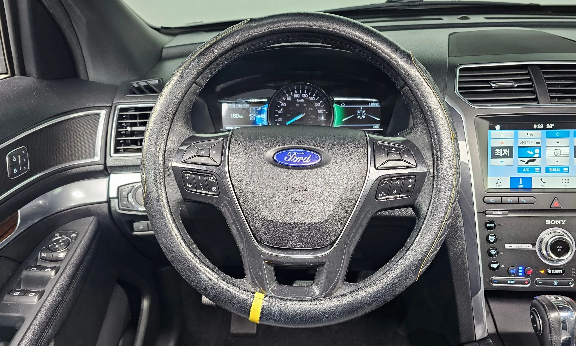 Ford Explorer превью 12