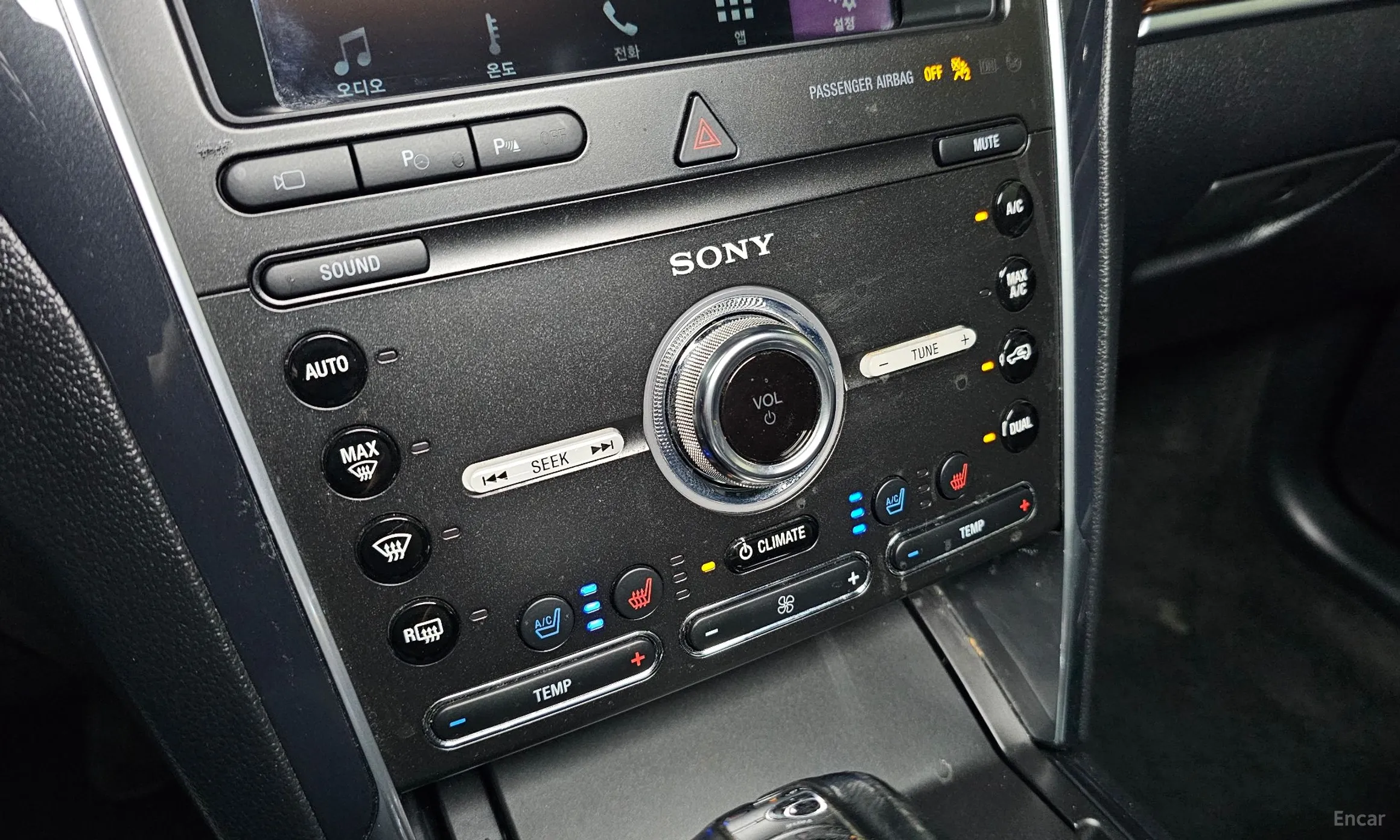 Ford Explorer превью 17