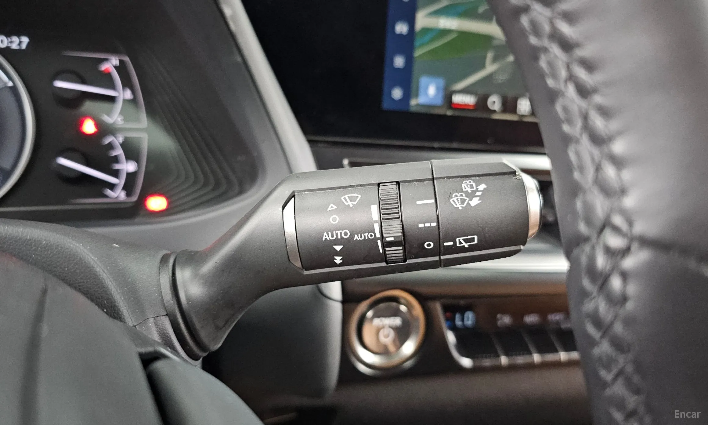 Lexus UX250h превью 19