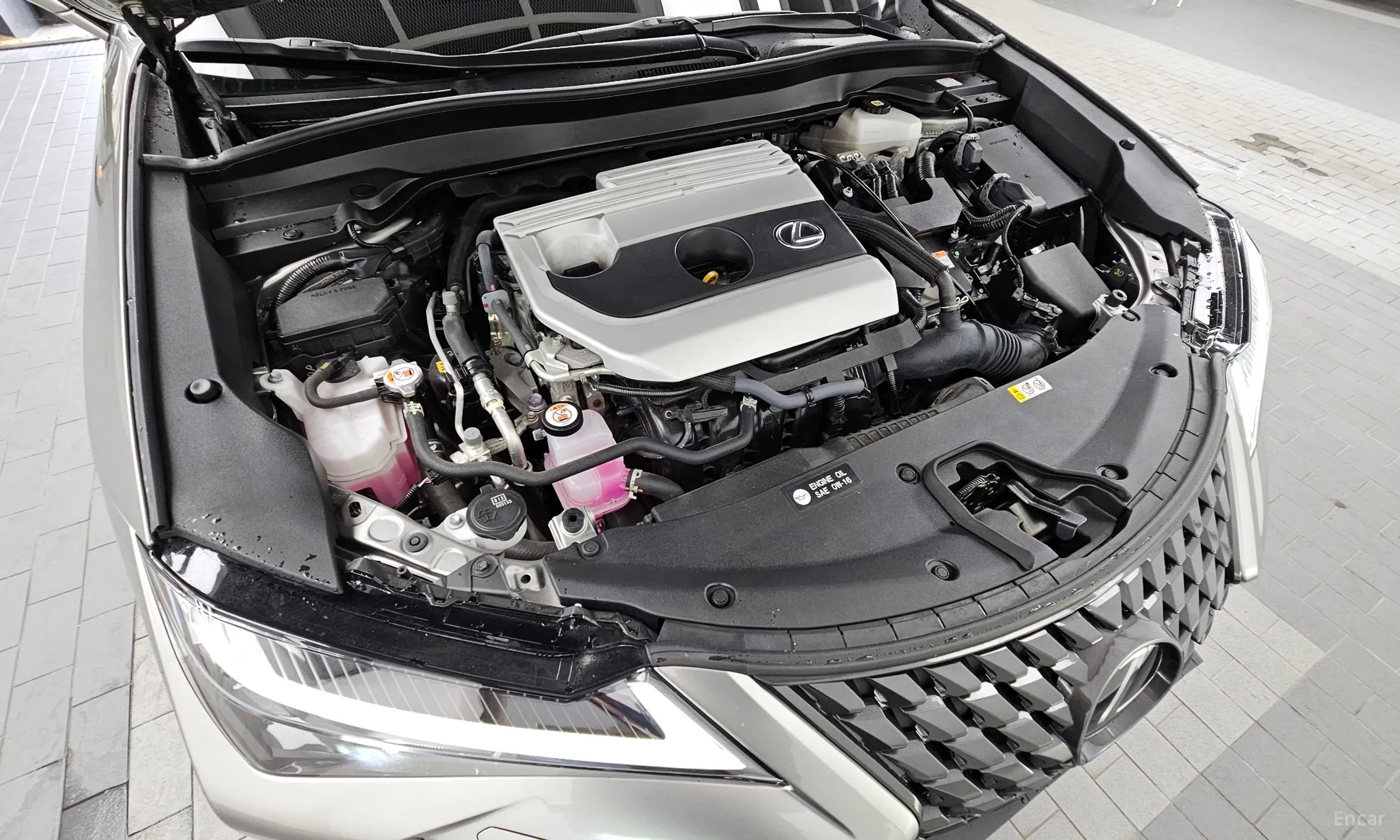 Lexus UX250h превью 6