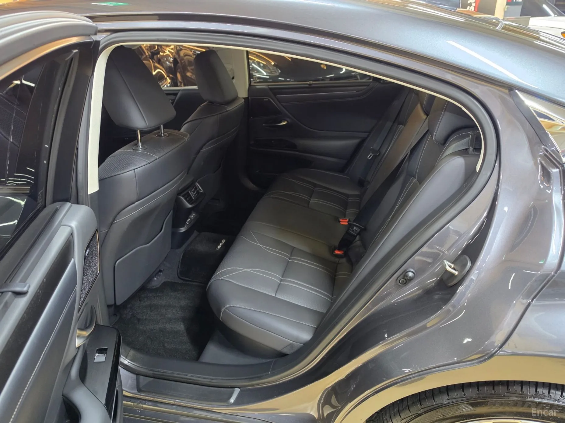 Lexus ES300h 7th Generation превью 12