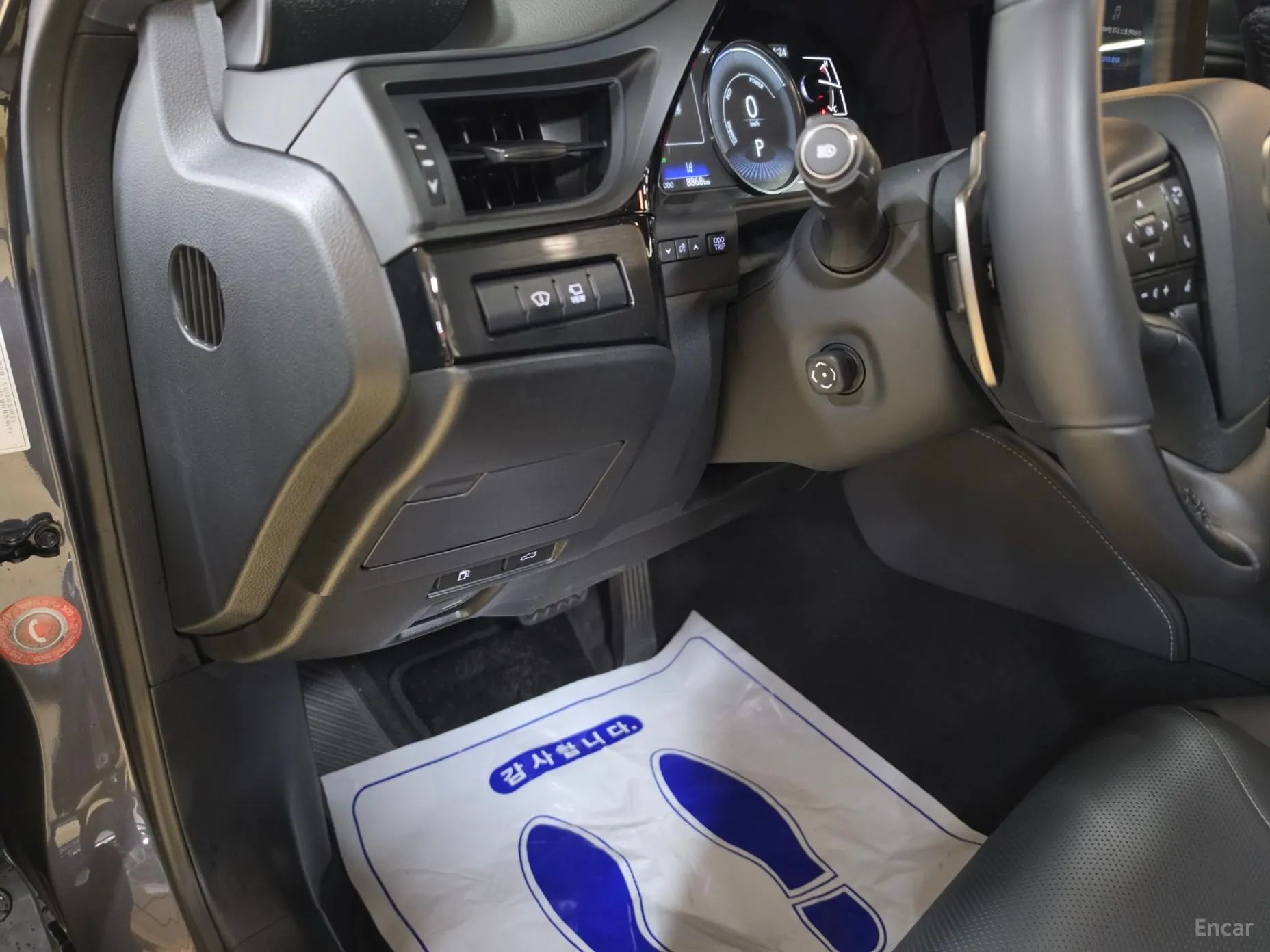 Lexus ES300h 7th Generation превью 18