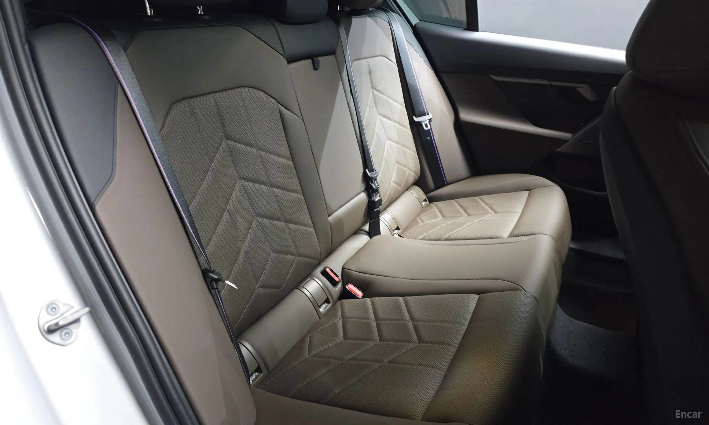 BMW 5 Series (G60) превью 11